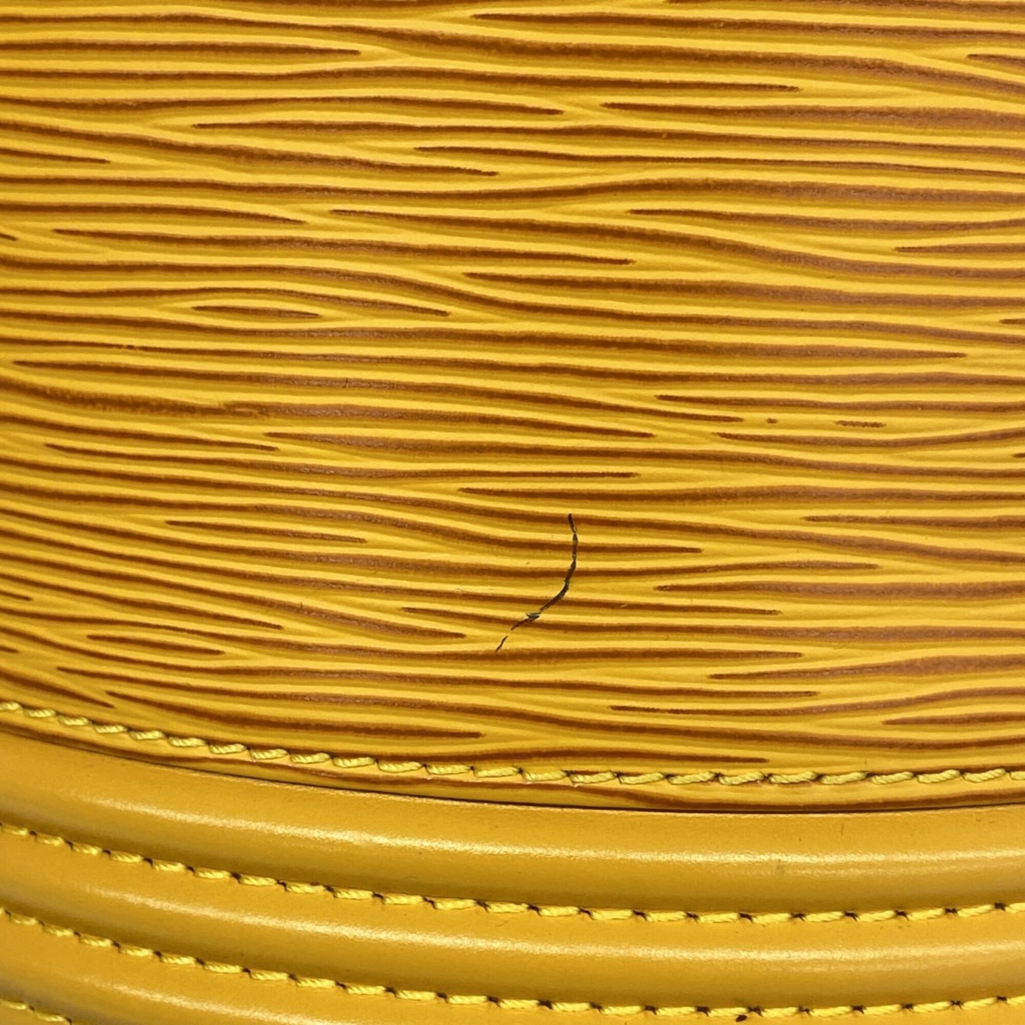 Louis Vuitton Jaune Handbag (Pre-Owned)