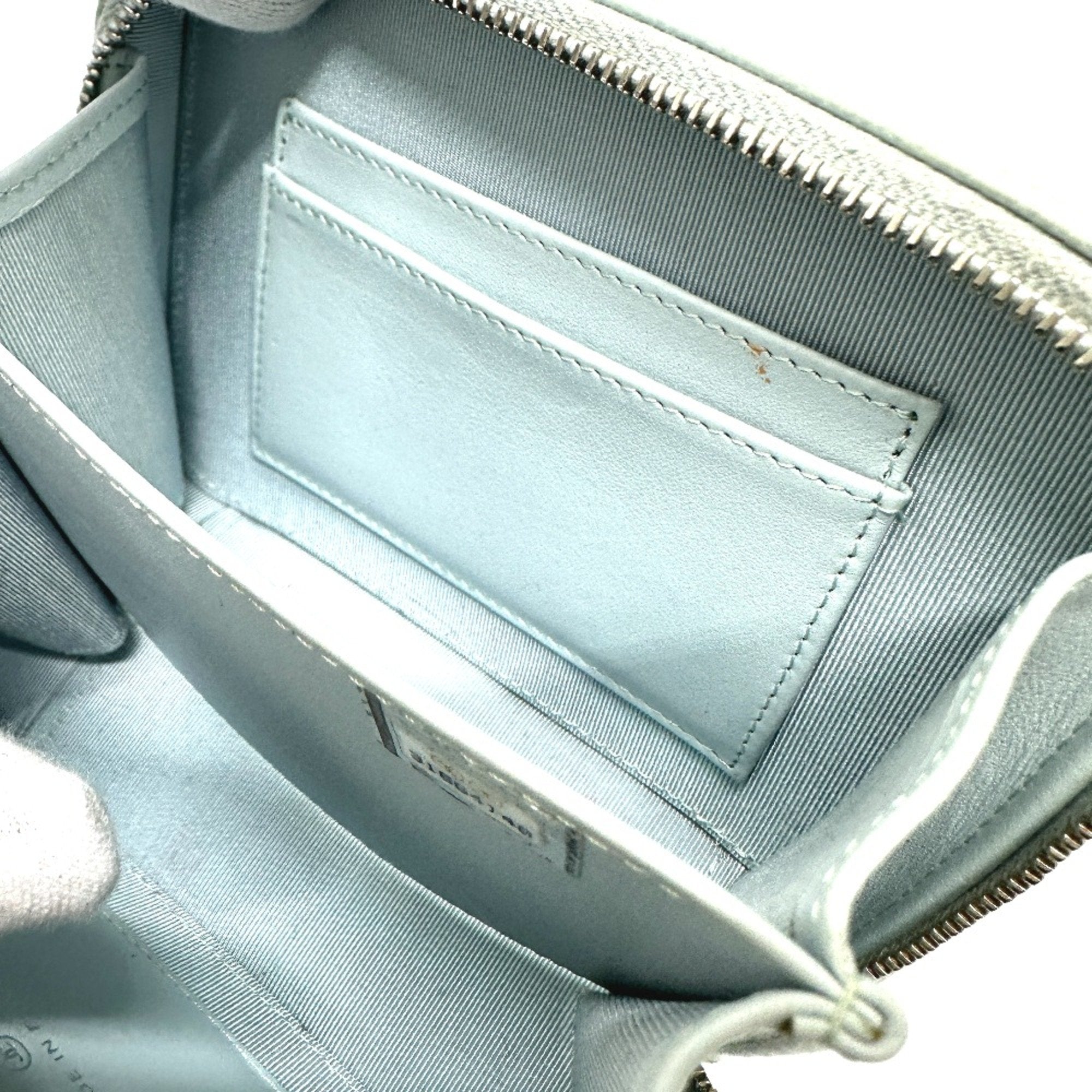 Chanel Blue Leather Shoulder Bag (Pre-Owned)