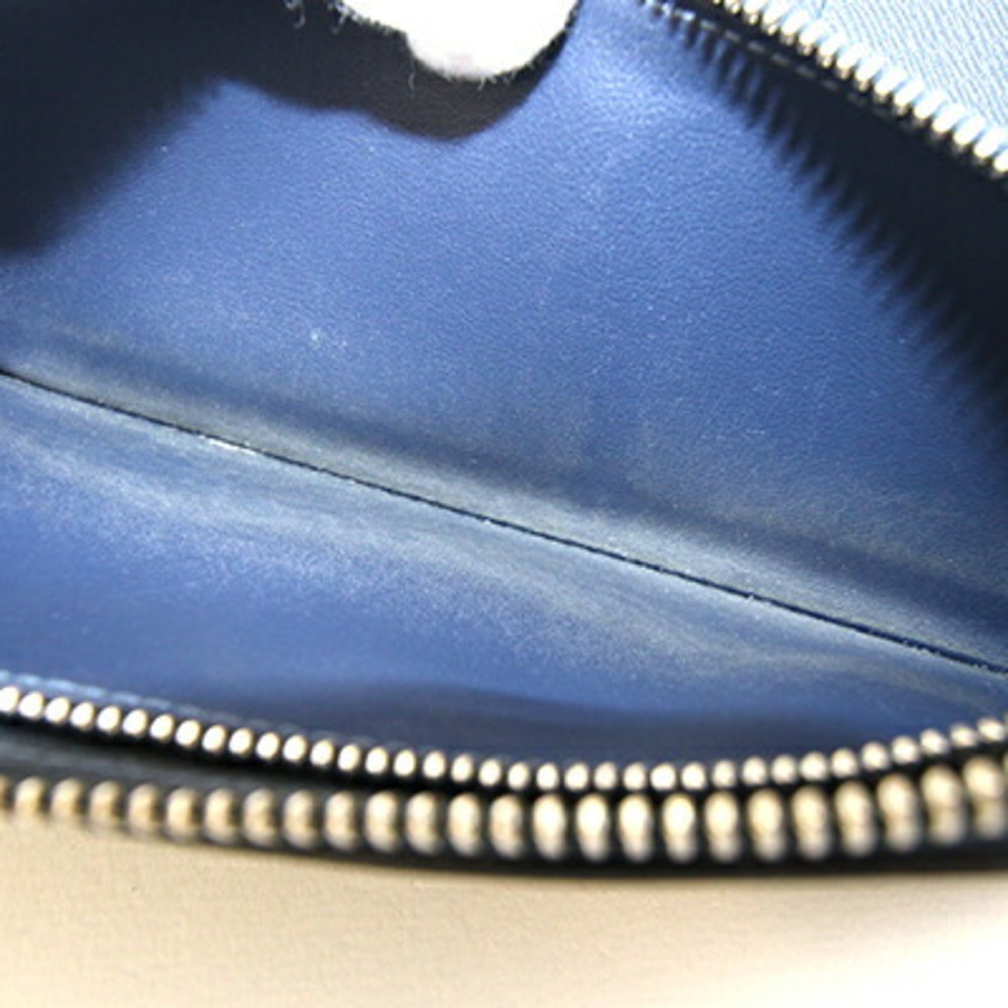 Louis Vuitton Taiga Navy Blue Taiga Leather Long Wallet (Bi-Fold) (Pre-Owned)