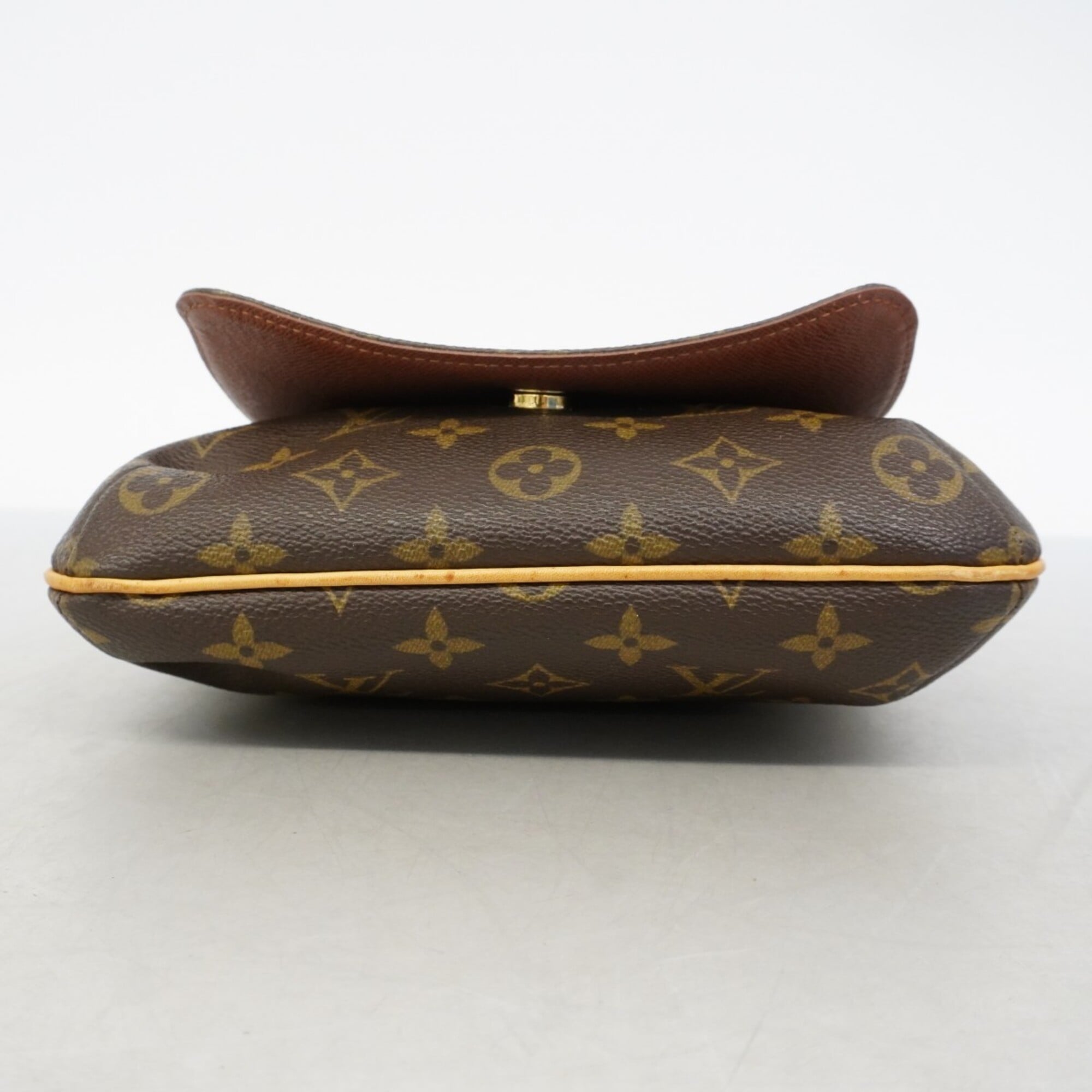 Louis Vuitton Brown Shoulder Bag (Pre-Owned)