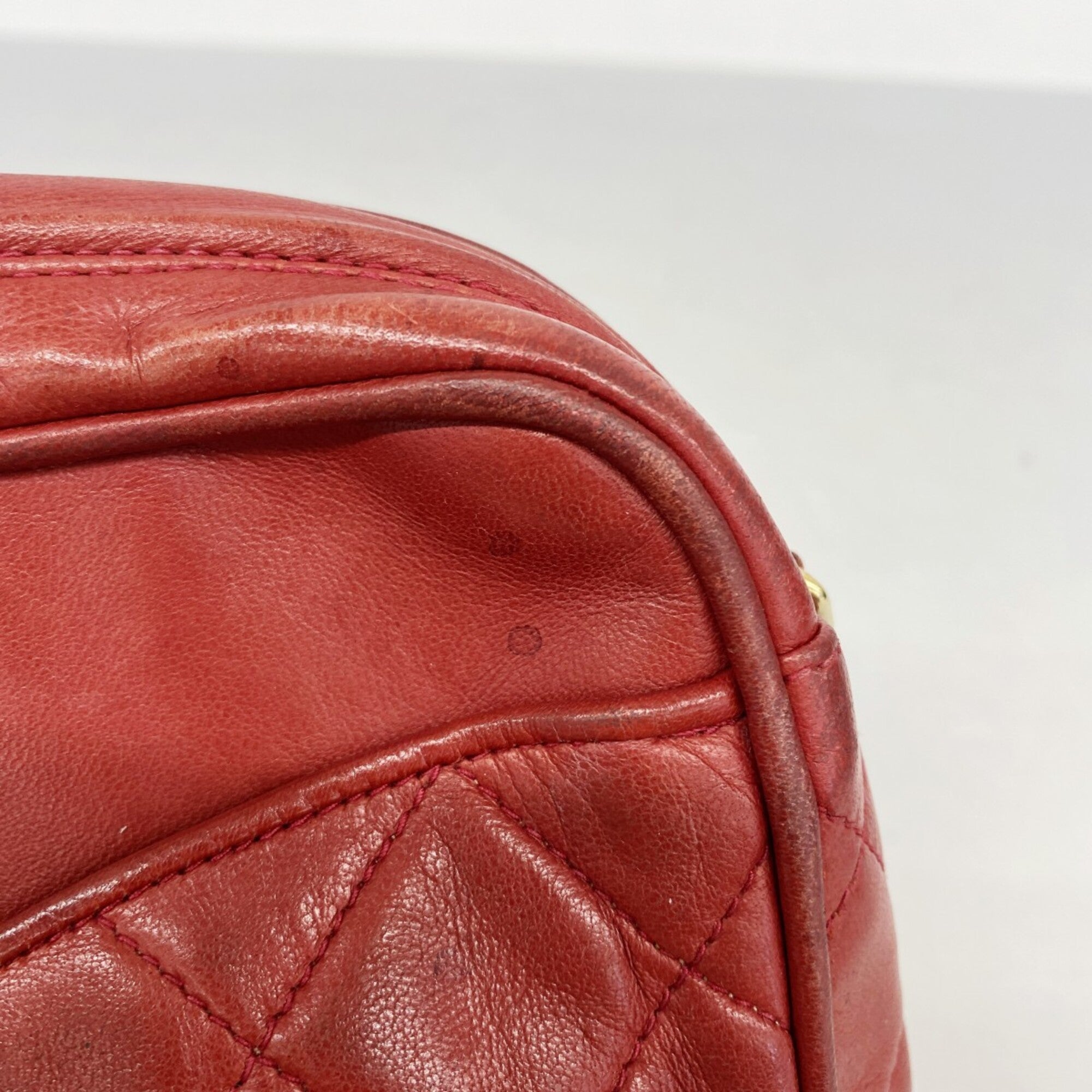 Chanel Red Color Leather Shoulder Bag (Pre-Owned)