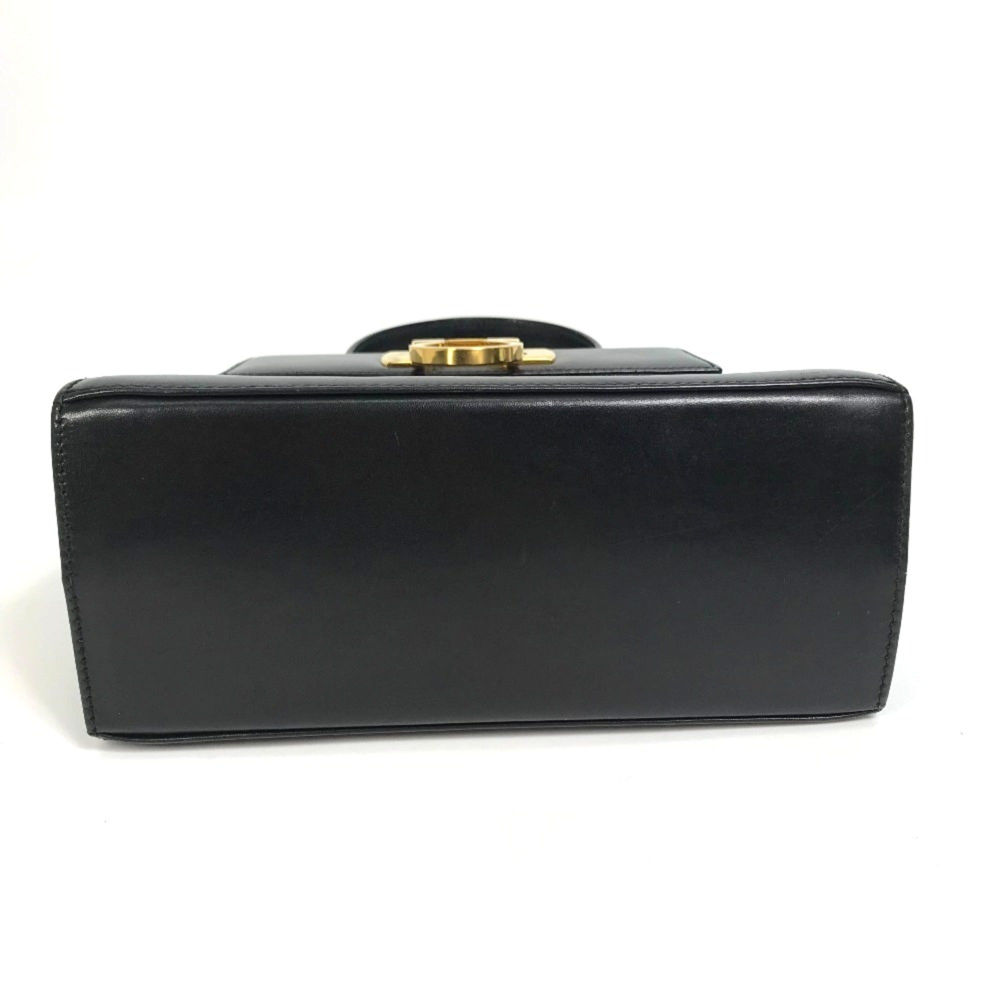 Salvatore Ferragamo Black Leather Shoulder Bag (Pre-Owned)