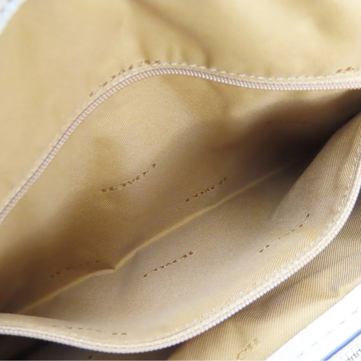 Coach Beige Leather Tote Bag (Pre-Owned)