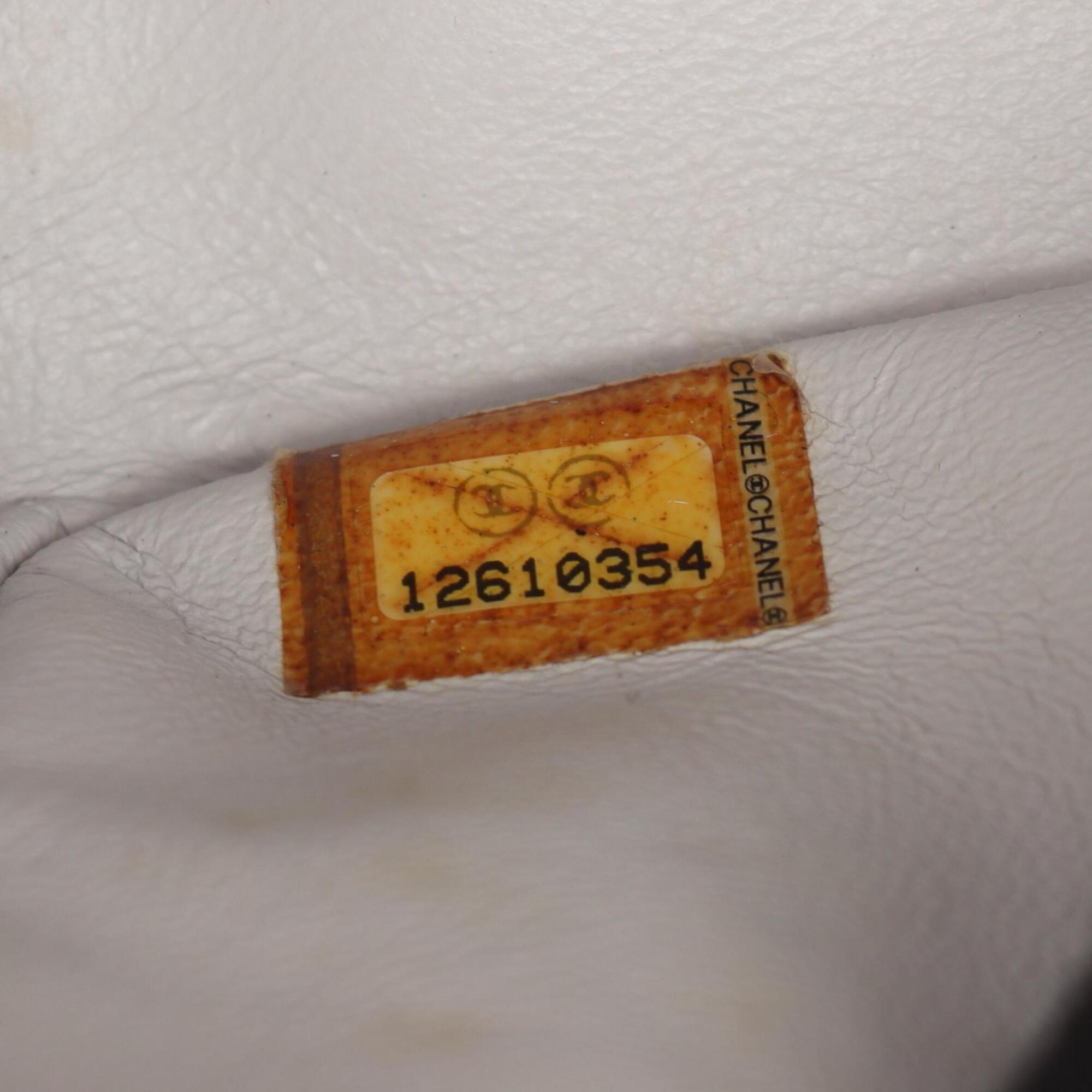 Chanel White Leather Handbag Shoulder Bag (Pre-Owned)