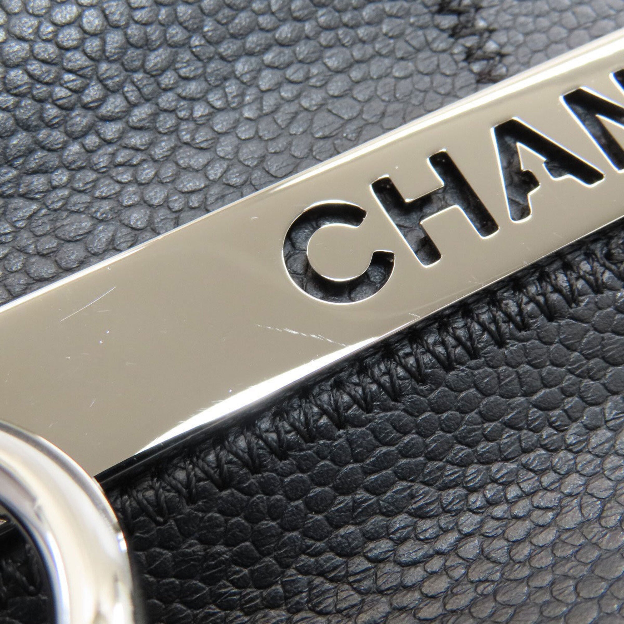 Chanel Black Leather Tote Bag (Pre-Owned)