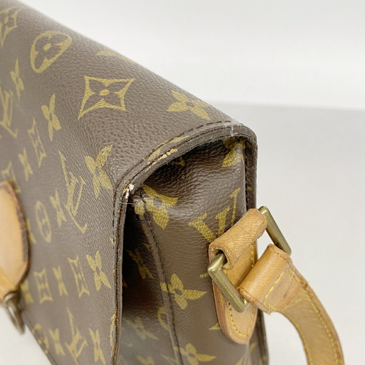Louis Vuitton Brown Shoulder Bag (Pre-Owned)