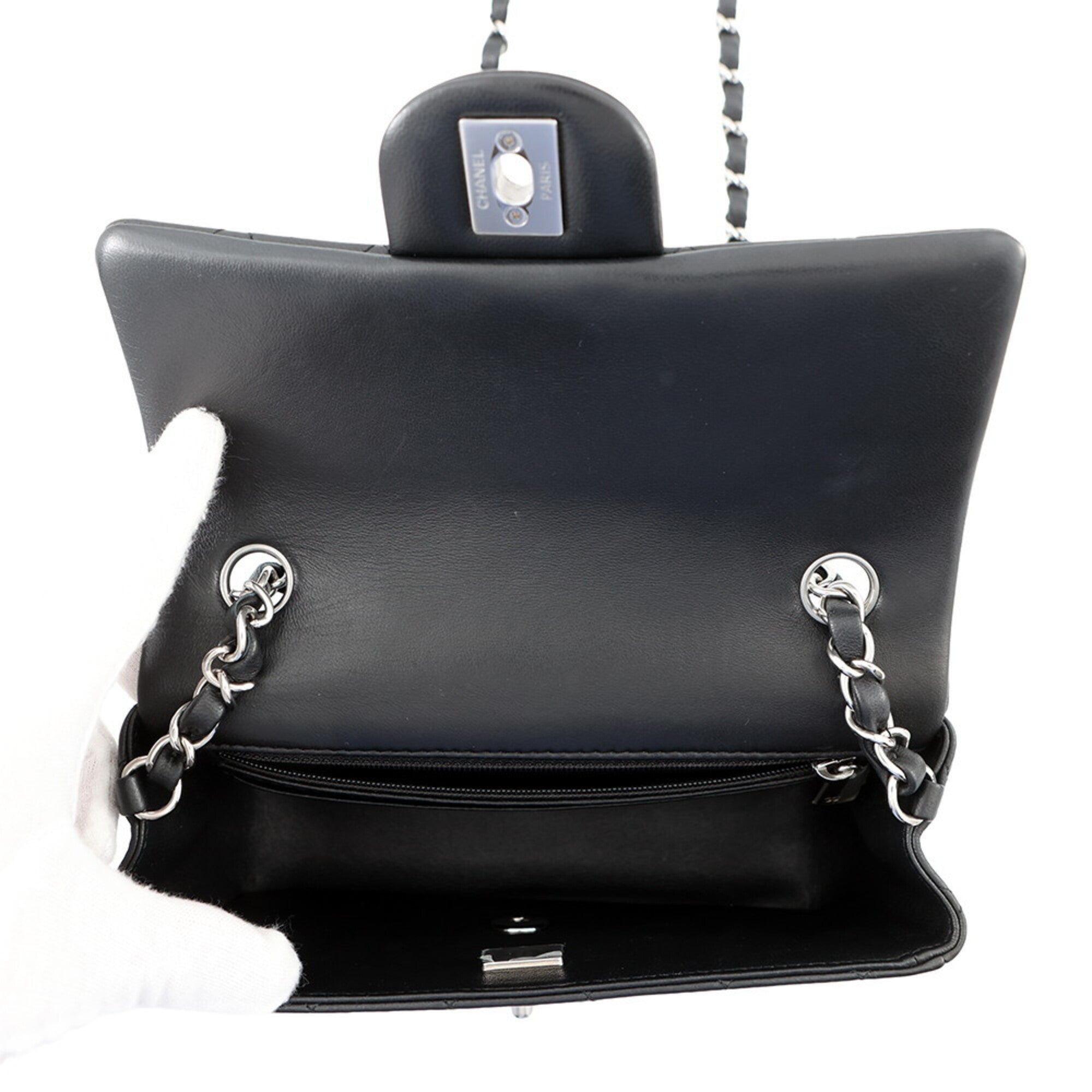 Chanel Black Leather Handbag Shoulder Bag (Pre-Owned)