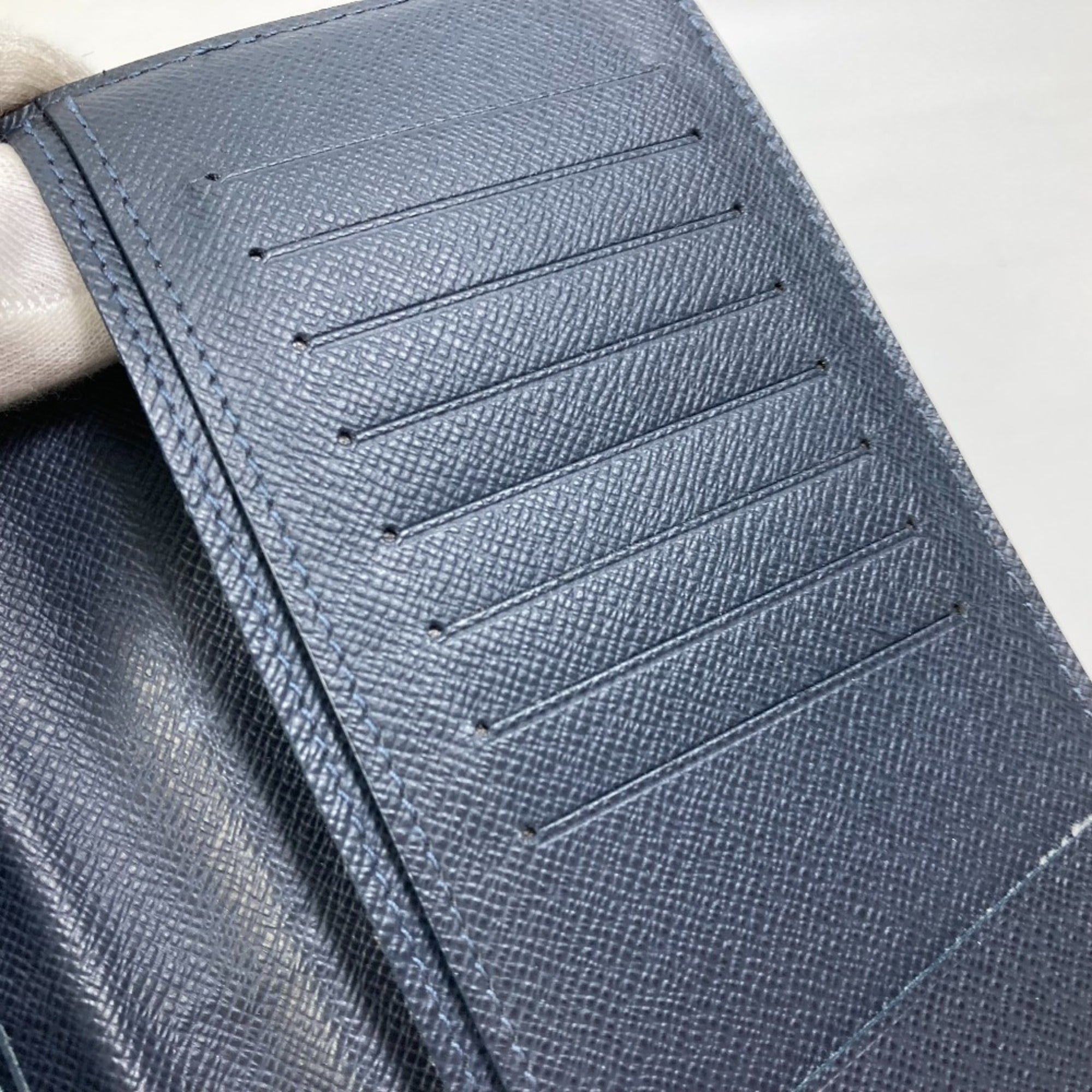 Louis Vuitton Taiga Blue Navy Taiga Leather Long Wallet (Bi-Fold) (Pre-Owned)