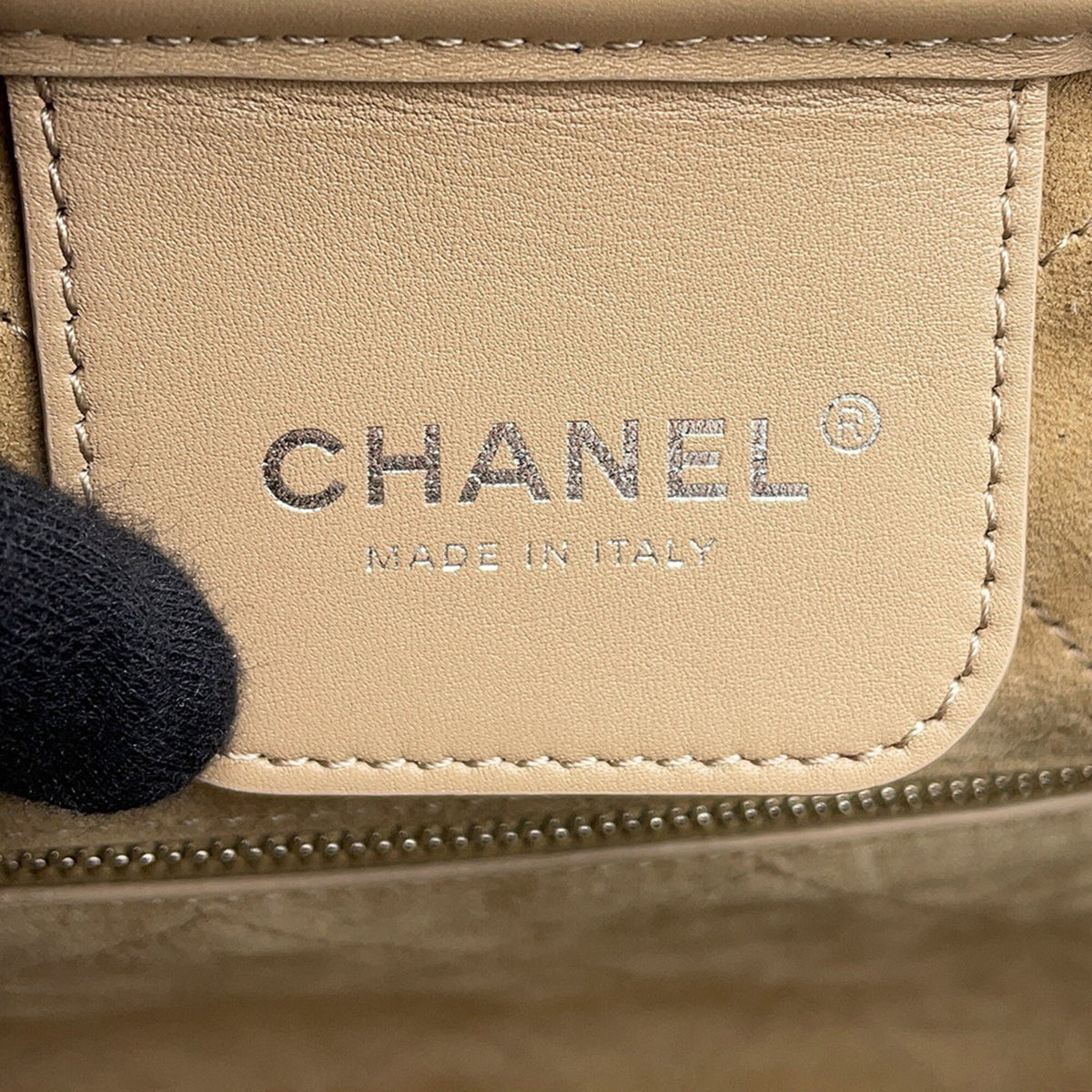 Chanel Black Leather Handbag Shoulder Bag (Pre-Owned)