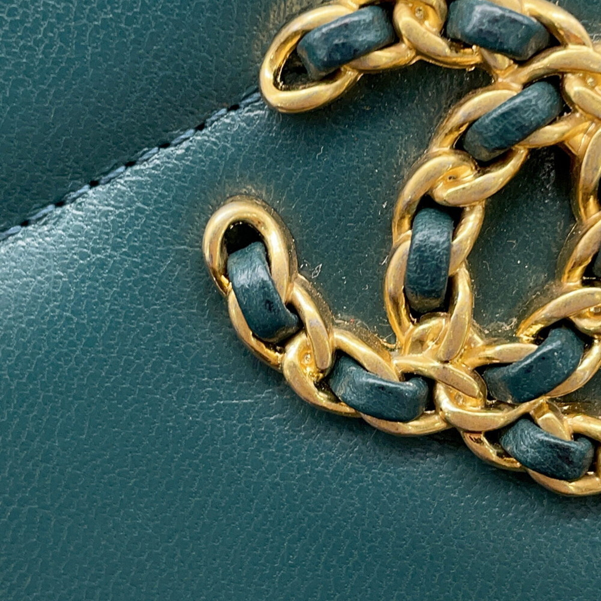 Chanel Dark Green Leather Long Wallet (Bi-Fold) (Pre-Owned)