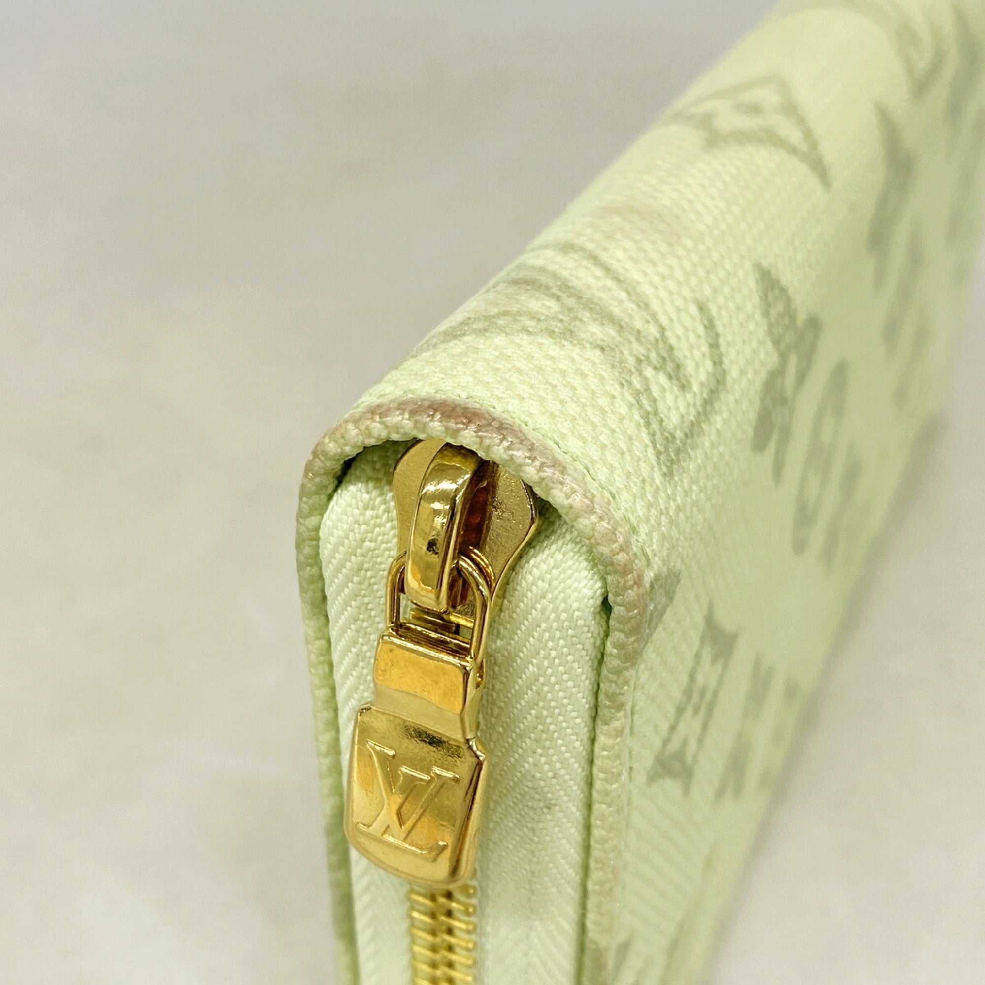 Louis Vuitton Green Long Wallet (Bi-Fold) (Pre-Owned)
