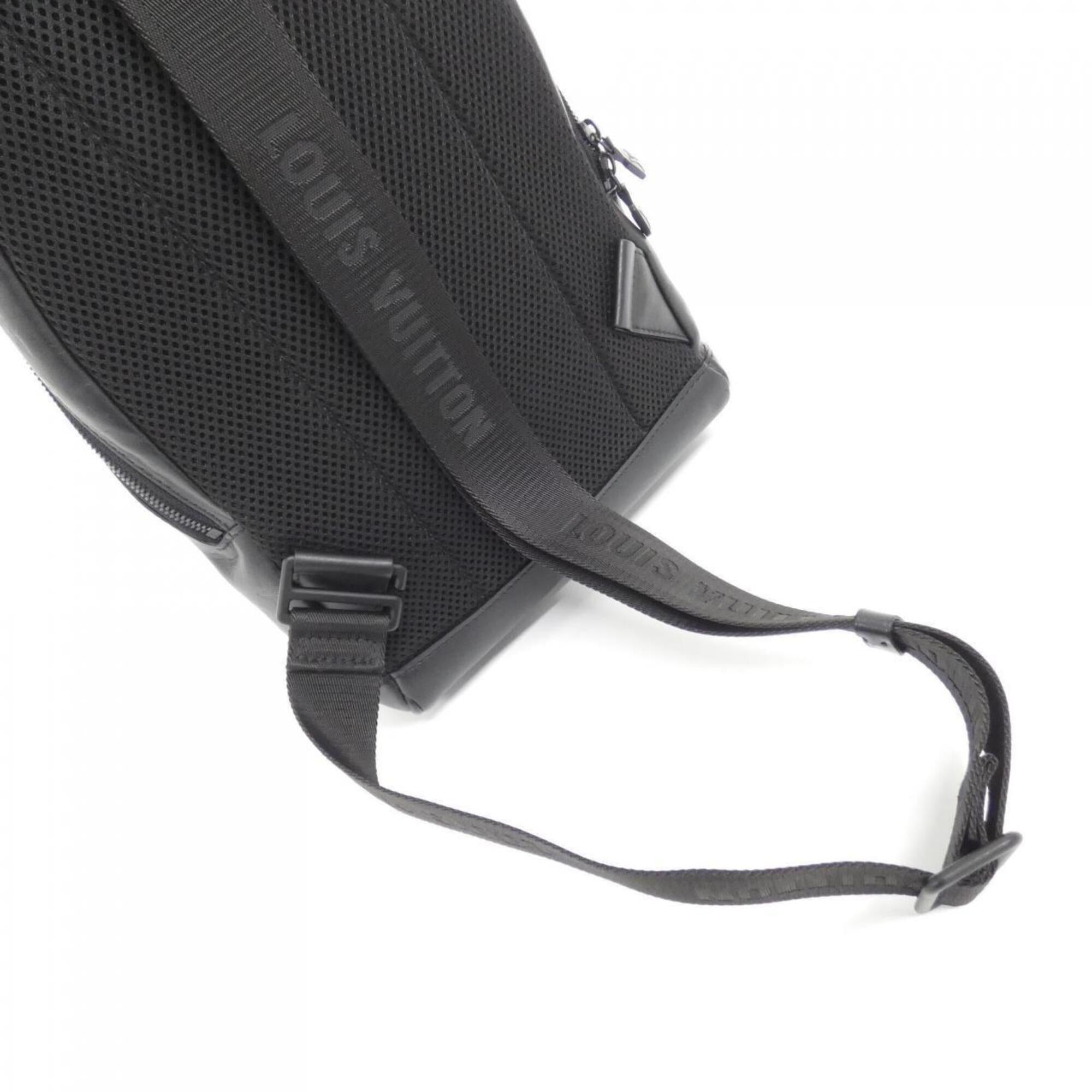 Louis Vuitton Black Leather Shoulder Bag (Pre-Owned)