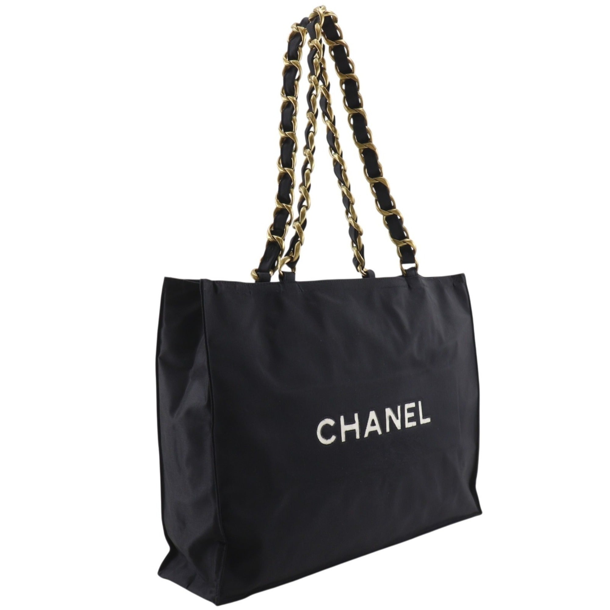 Chanel Black Nylon Tote Bag (Pre-Owned)