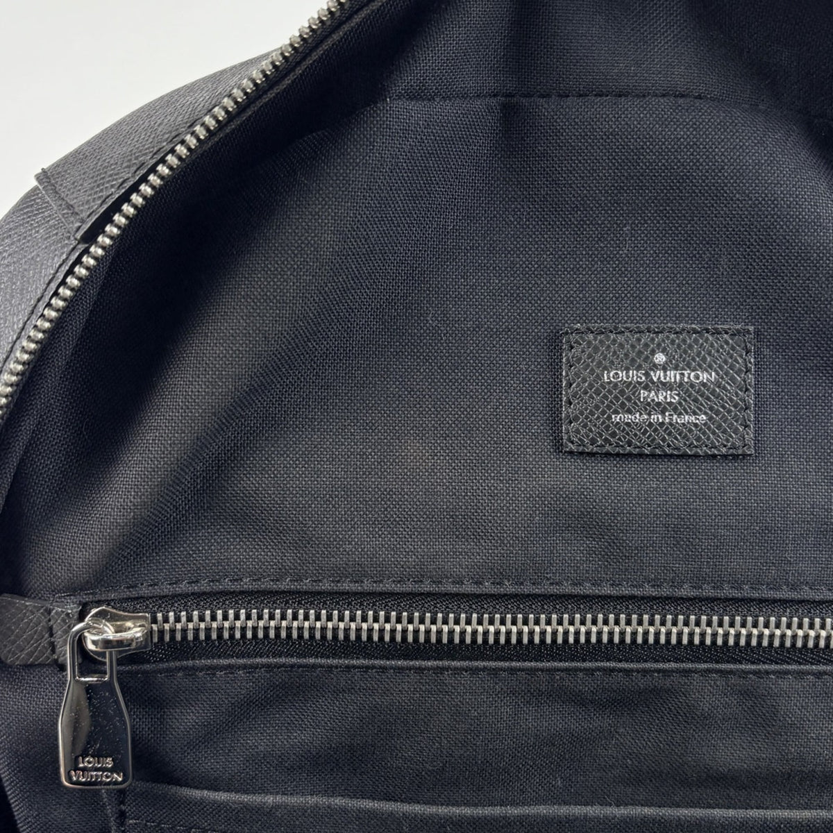 Louis Vuitton Ardoise Taiga Leather (Pre-Owned)