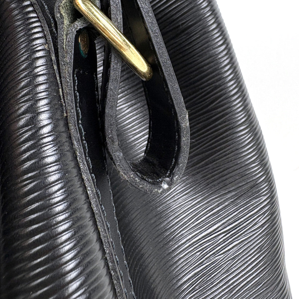 Louis Vuitton Black Noir Epi Leather Shoulder Bag (Pre-Owned)