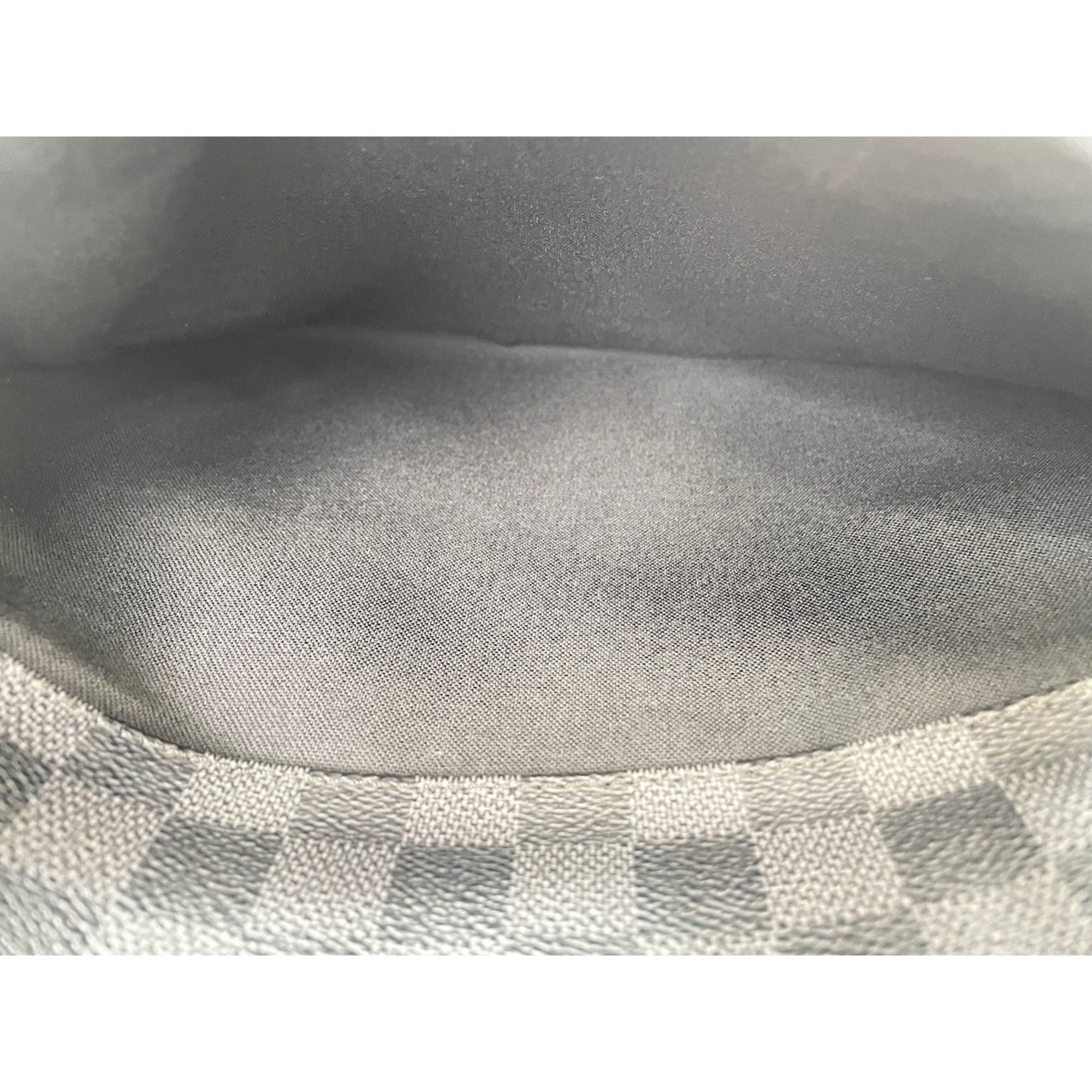 Louis Vuitton Black Shoulder Bag (Pre-Owned)