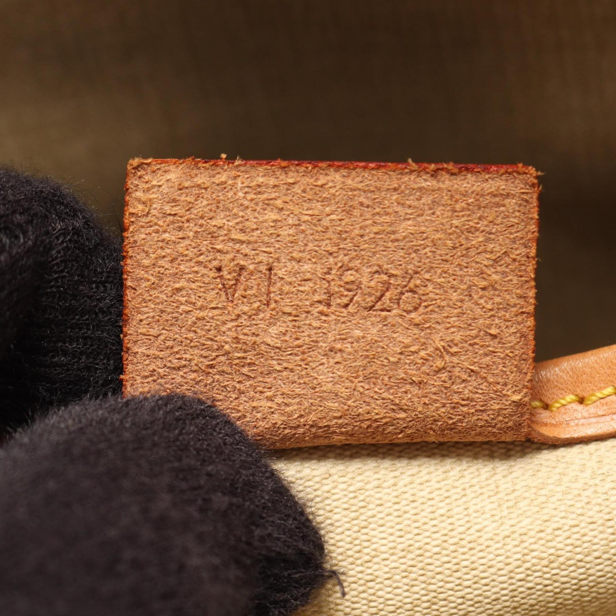 Louis Vuitton Brown Monogram Monogram Leather Handbag (Pre-Owned)