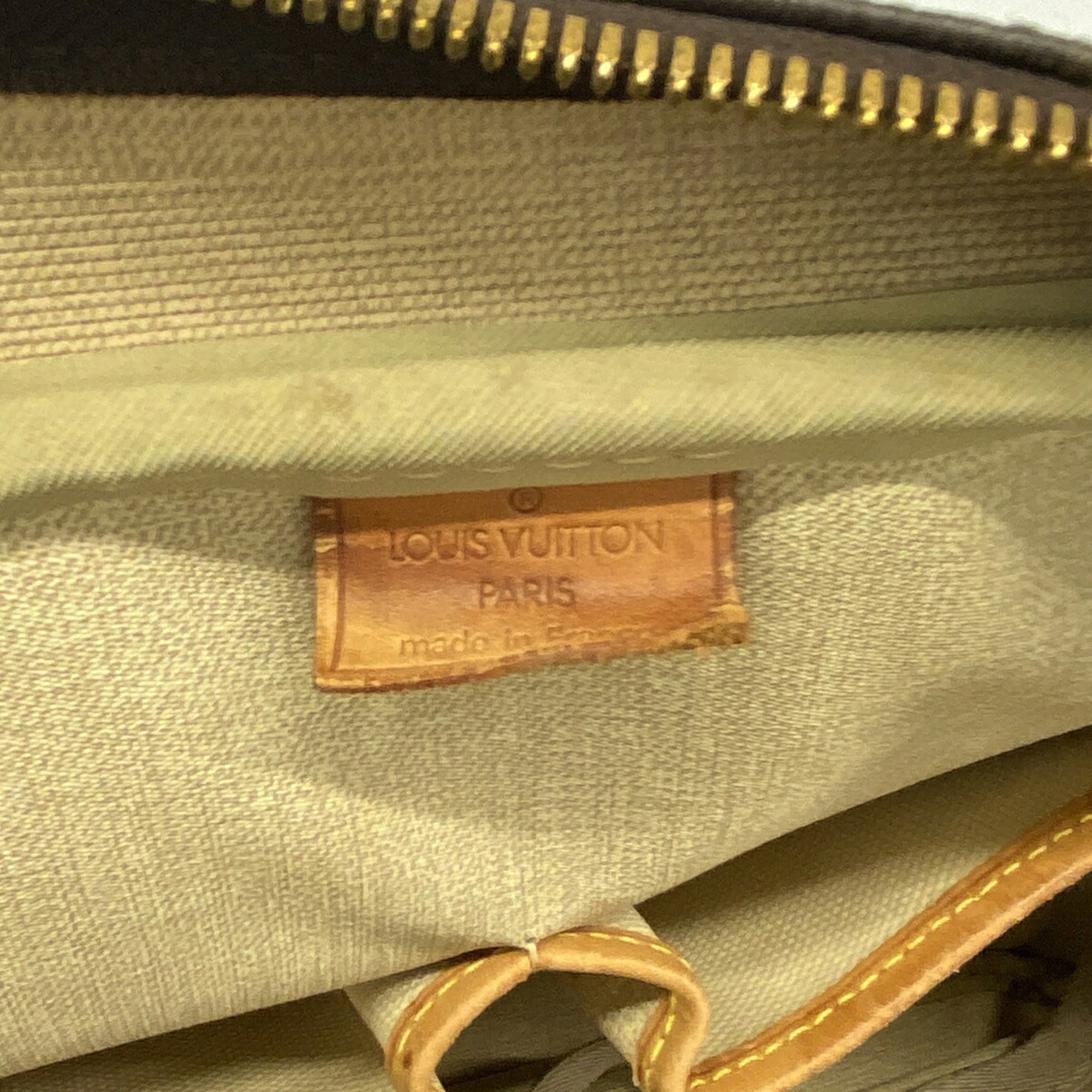 Louis Vuitton Brown Handbag (Pre-Owned)