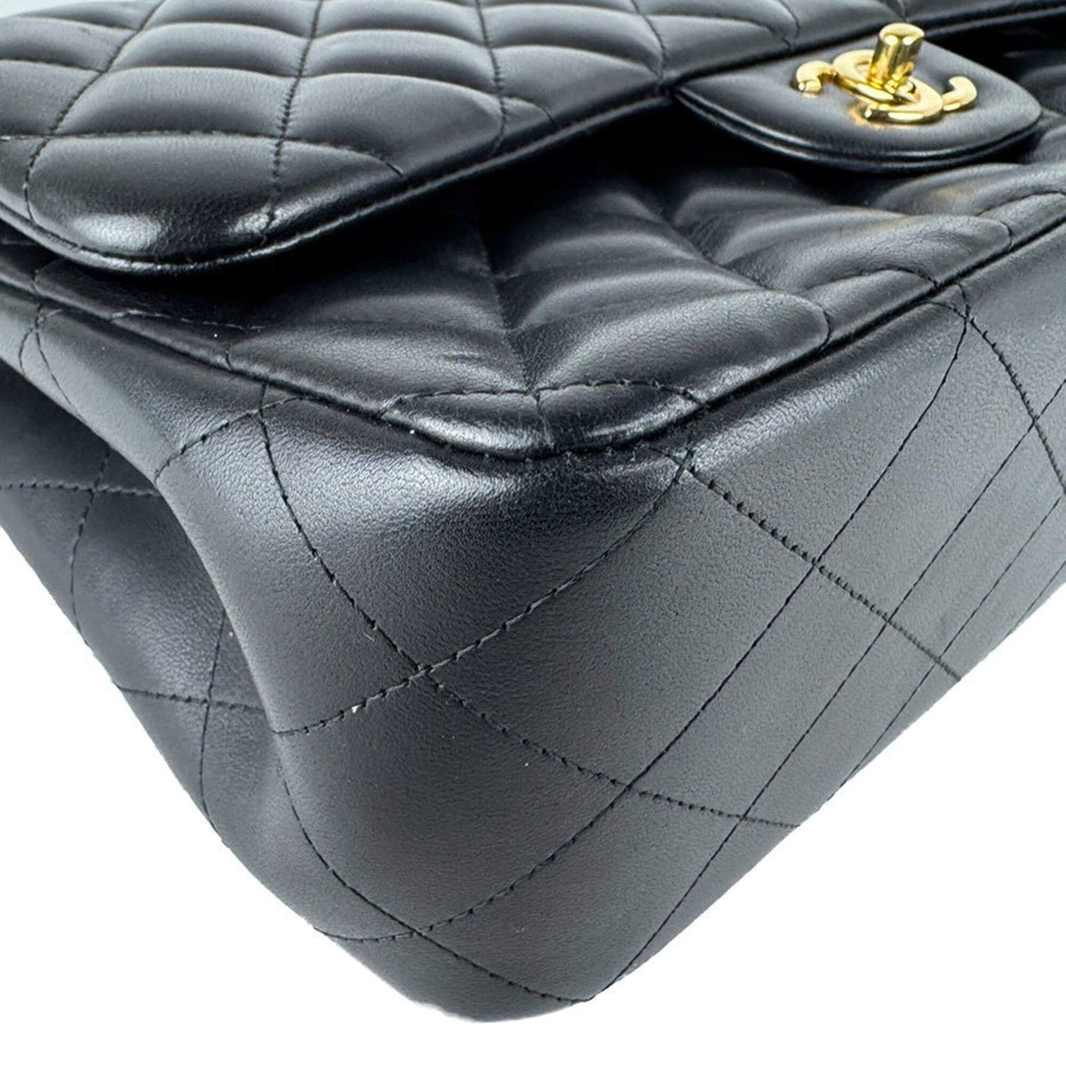 Chanel Black Leather Shoulder Bag (Pre-Owned)