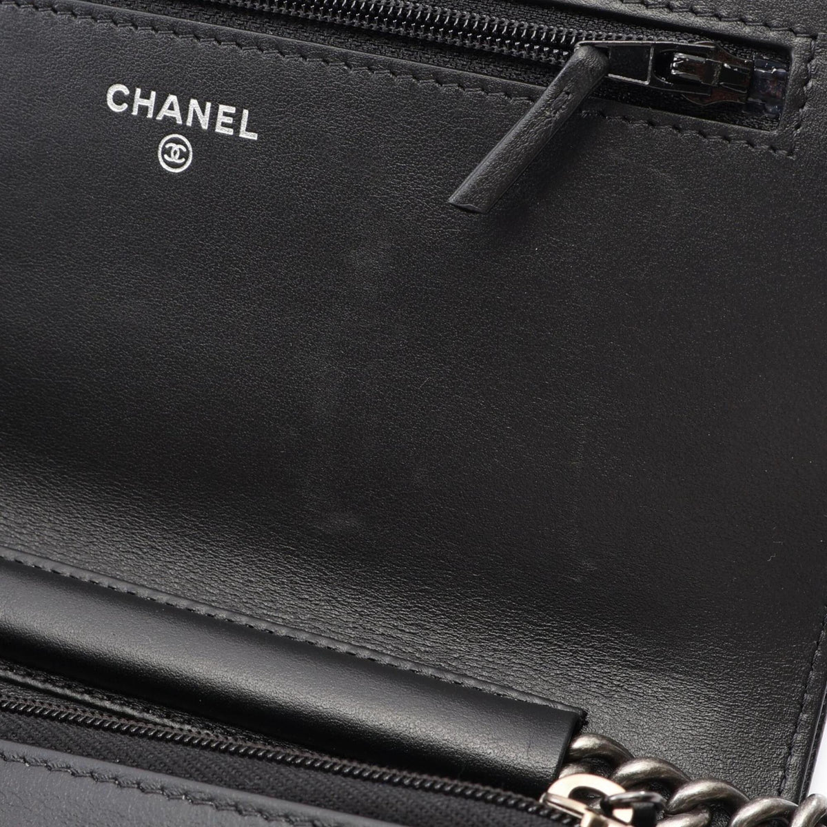 Chanel Black Grained Calfskin Handbag Shoulder Bag (Pre-Owned)