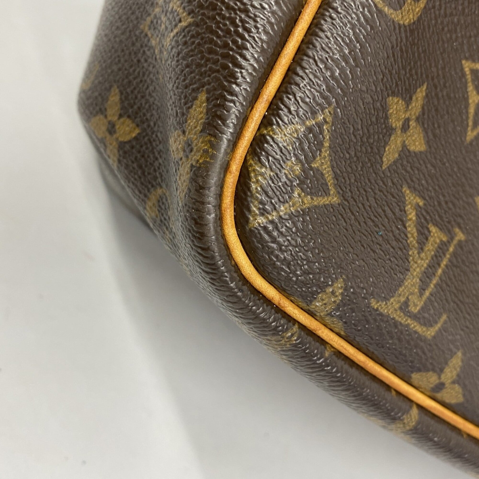 Louis Vuitton Brown Handbag (Pre-Owned)