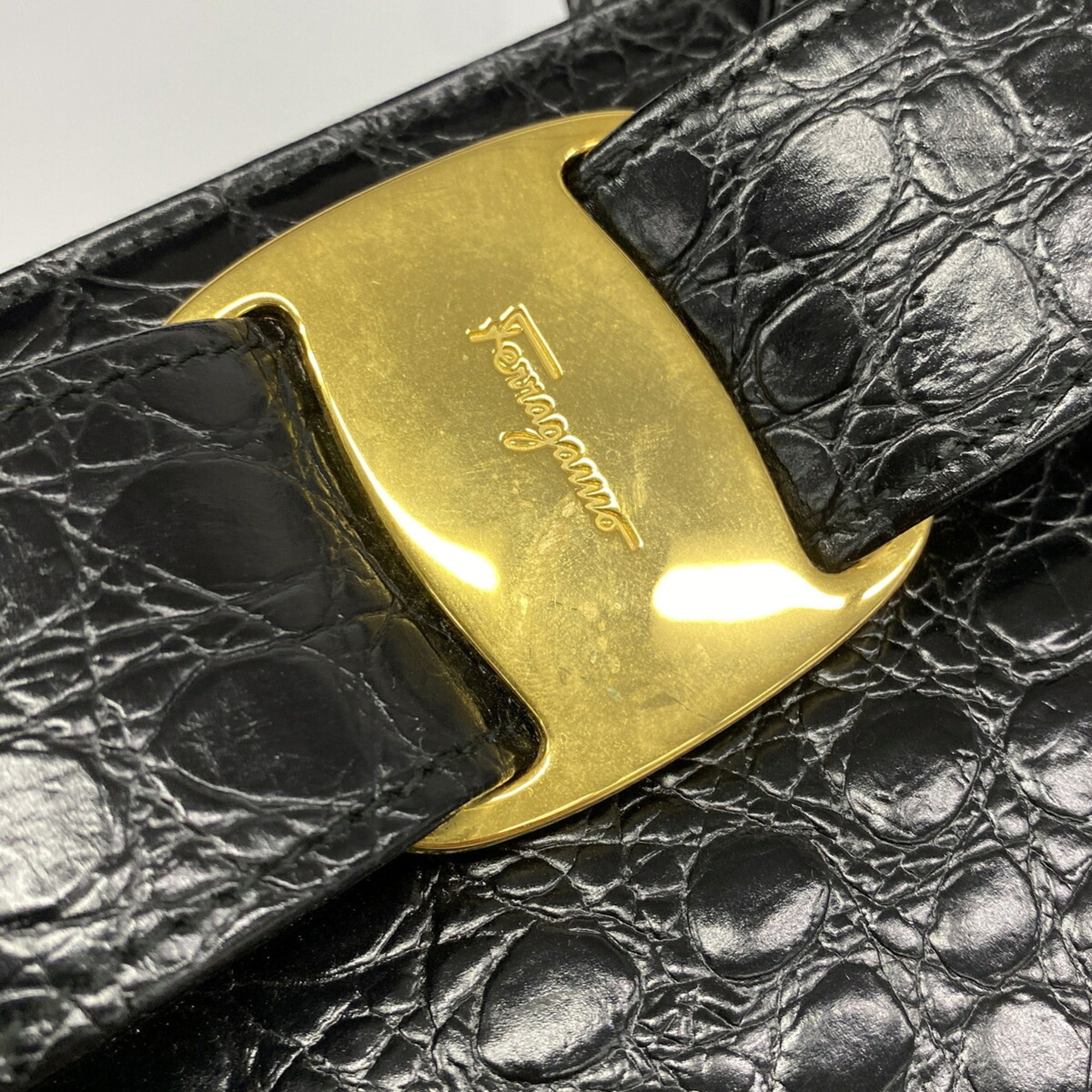 Salvatore Ferragamo Black Leather Handbag (Pre-Owned)