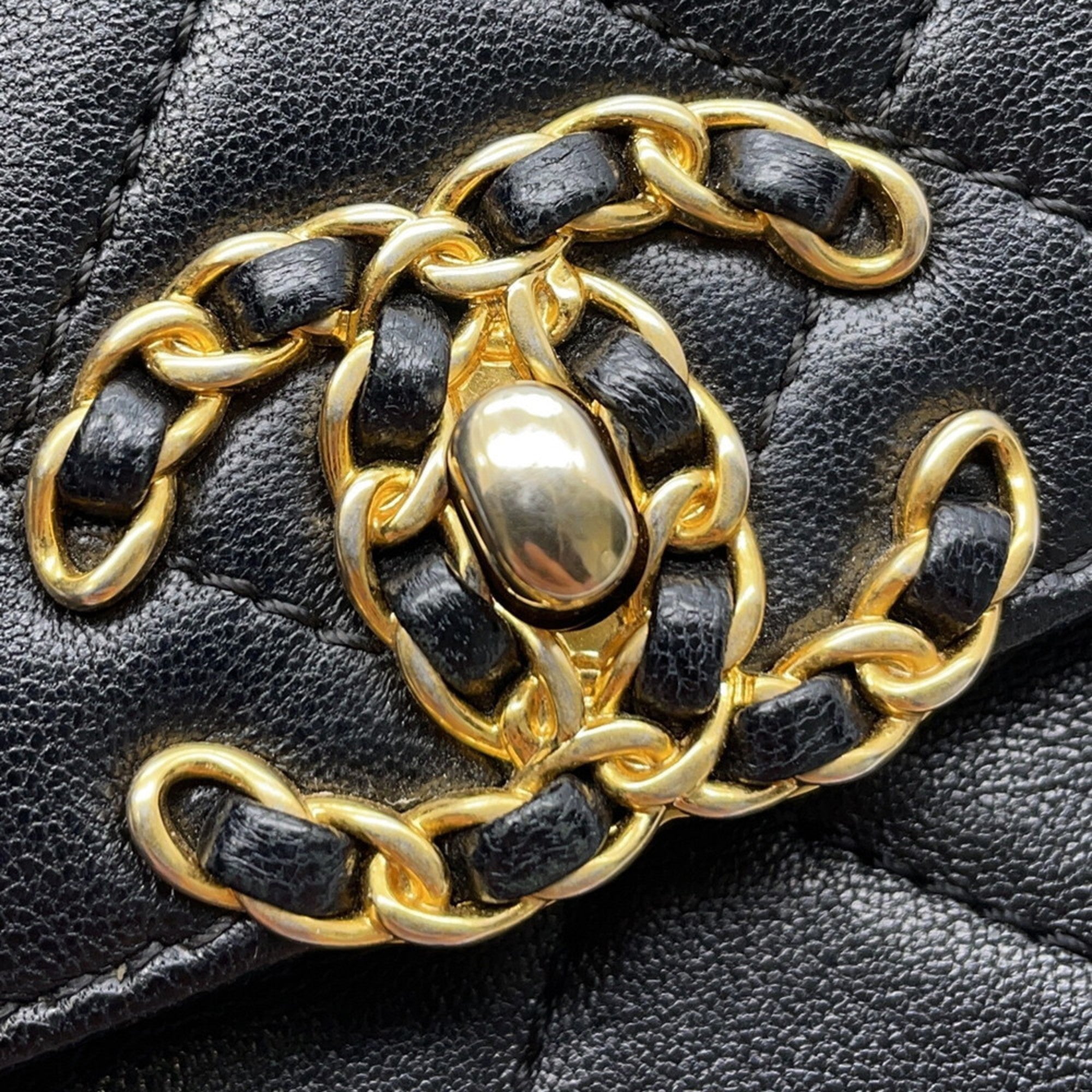 Chanel Black Leather Fanny Pack (Pre-Owned)