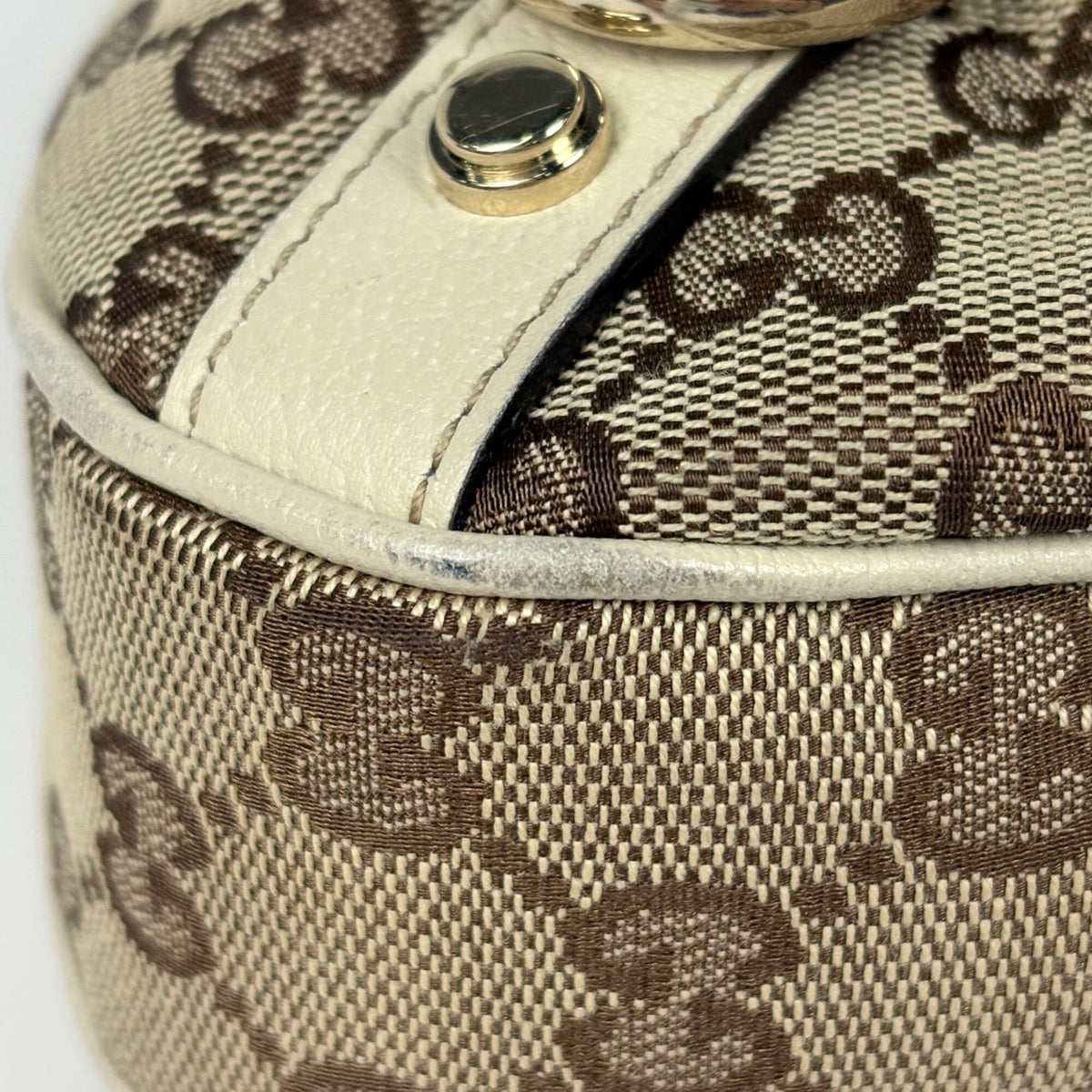 Gucci Abbey Beige White Gg Canvas Leather Shoulder Bag (Pre-Owned)