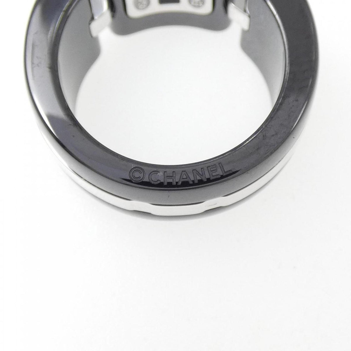 Chanel White Gold (18K) Ceramic Band Ring (Pre-Owned)