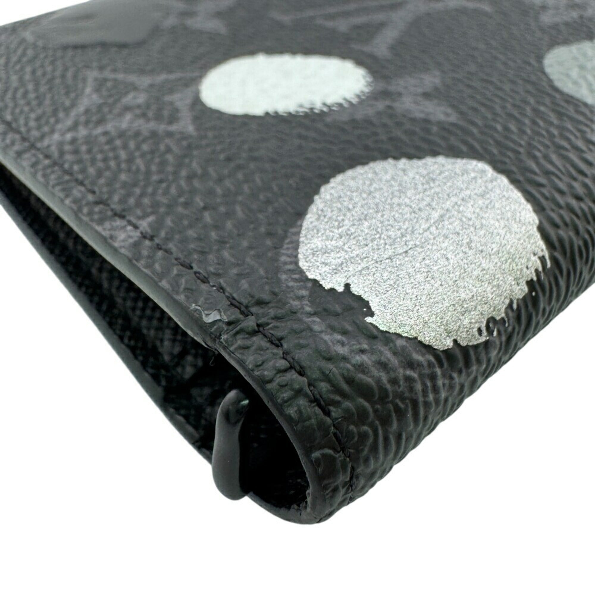 Louis Vuitton Black Leather (Pre-Owned)