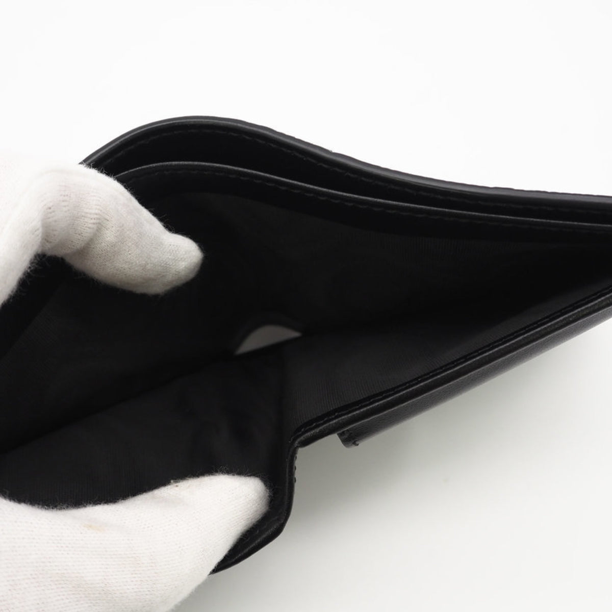Gucci Black Leather Wallet (Bi-Fold) (Pre-Owned)