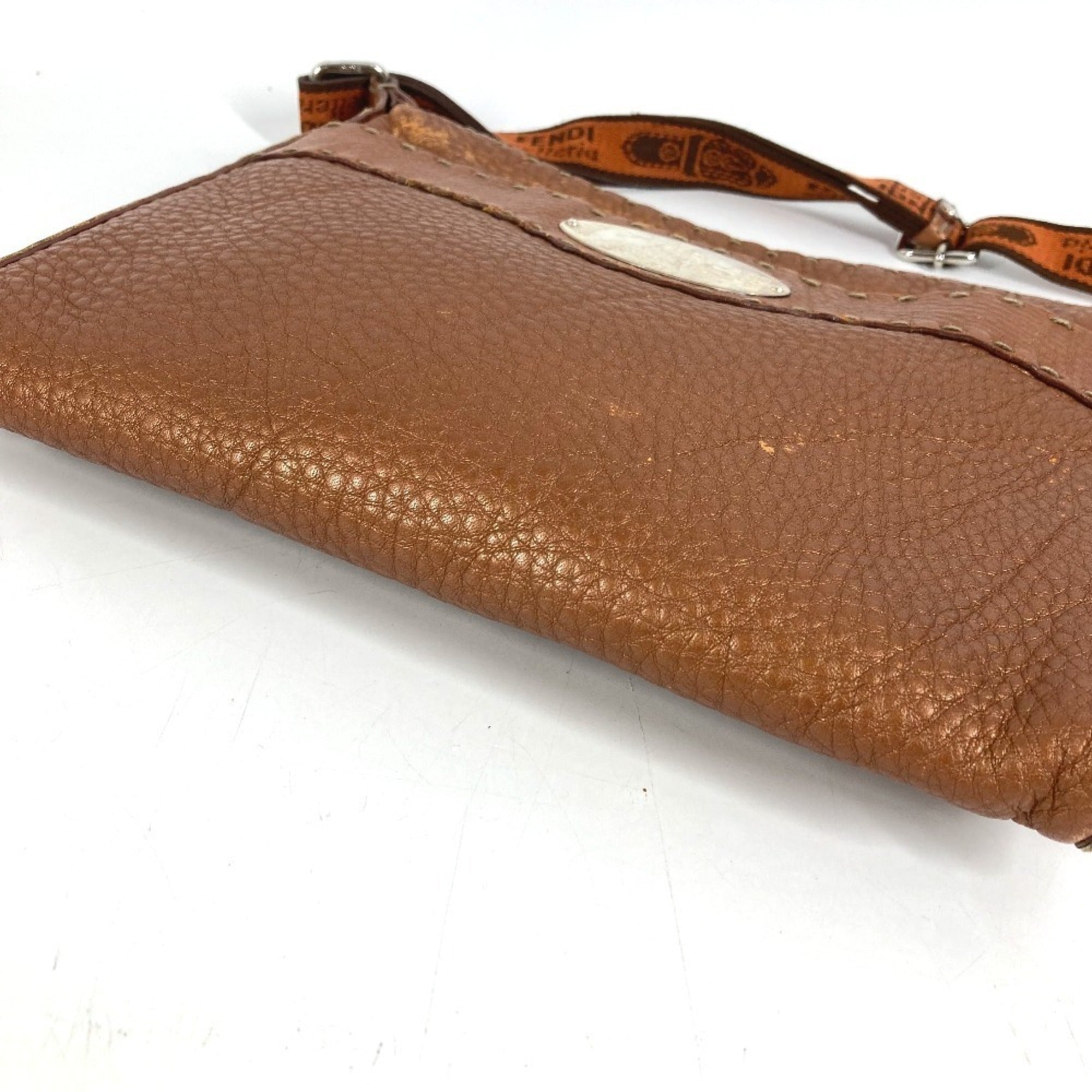 Fendi Selleria Brown Leather Pochette Shoulder Bag (Pre-Owned)