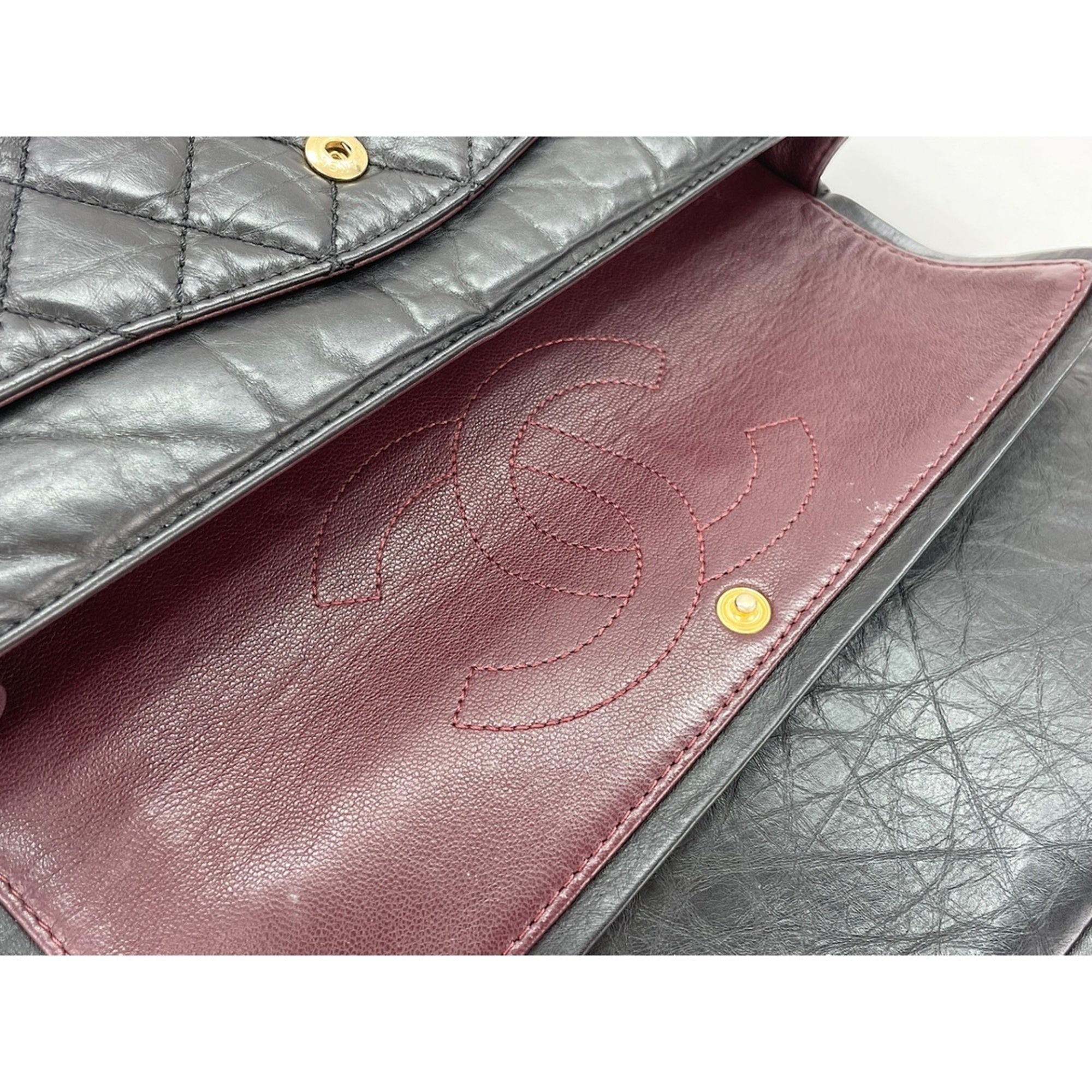 Chanel Black Shoulder Bag (Pre-Owned)