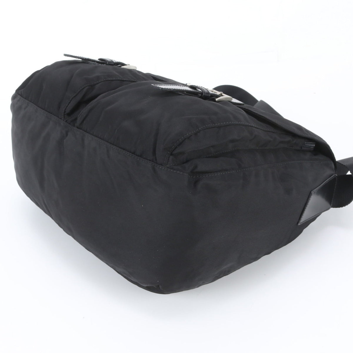 Prada Black Leather Nylon Messenger Bag Shoulder Bag (Pre-Owned)