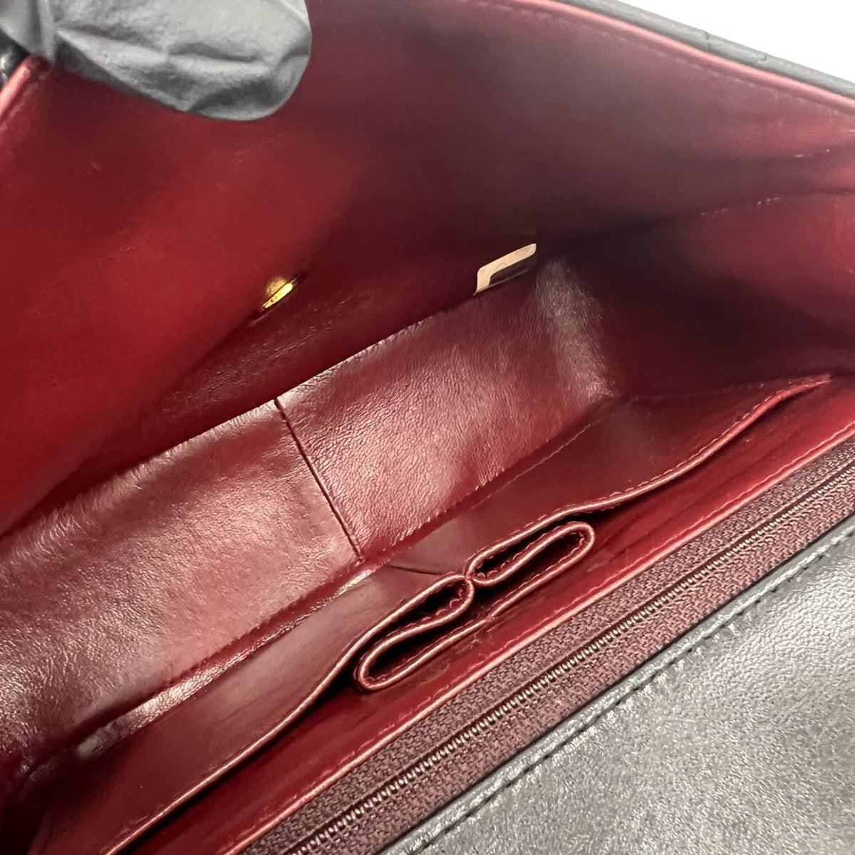 Chanel Black Leather Shoulder Bag (Pre-Owned)