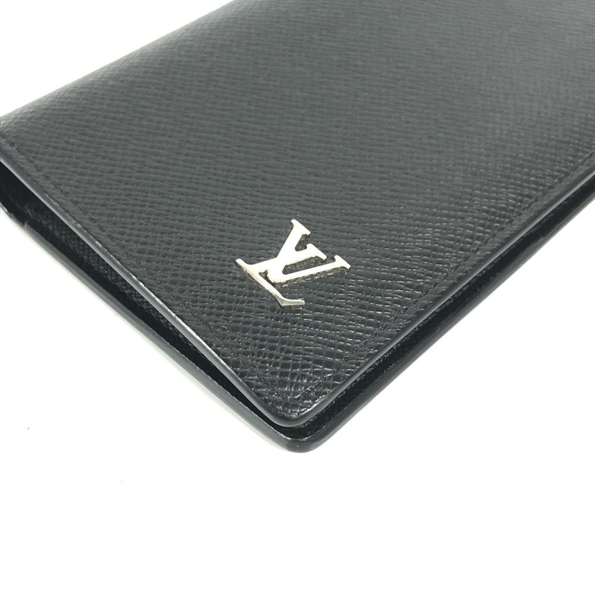Louis Vuitton Taiga Ardoise Black Taiga Leather Long Wallet (Bi-Fold) (Pre-Owned)