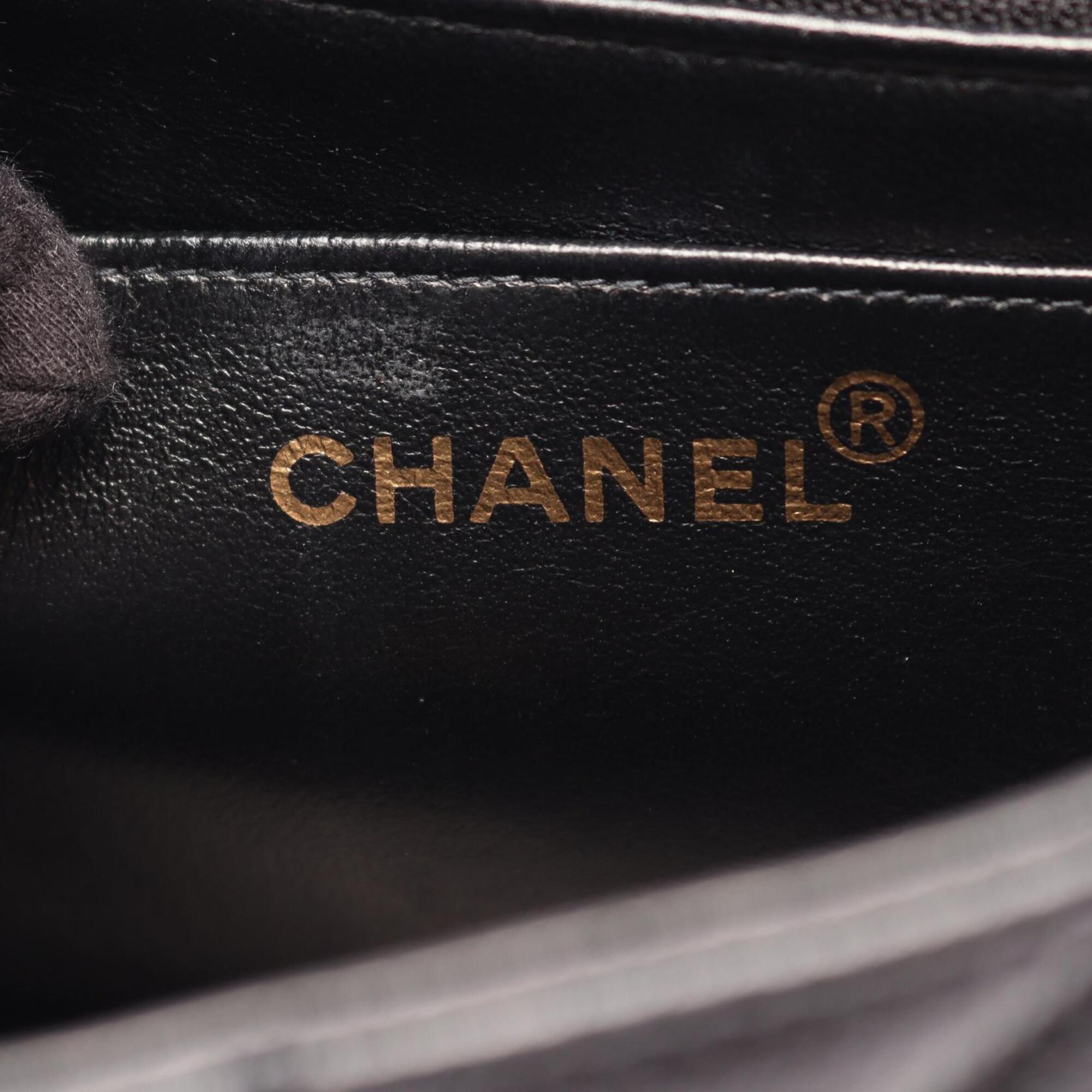 Chanel Black Grained Calfskin Handbag Shoulder Bag (Pre-Owned)