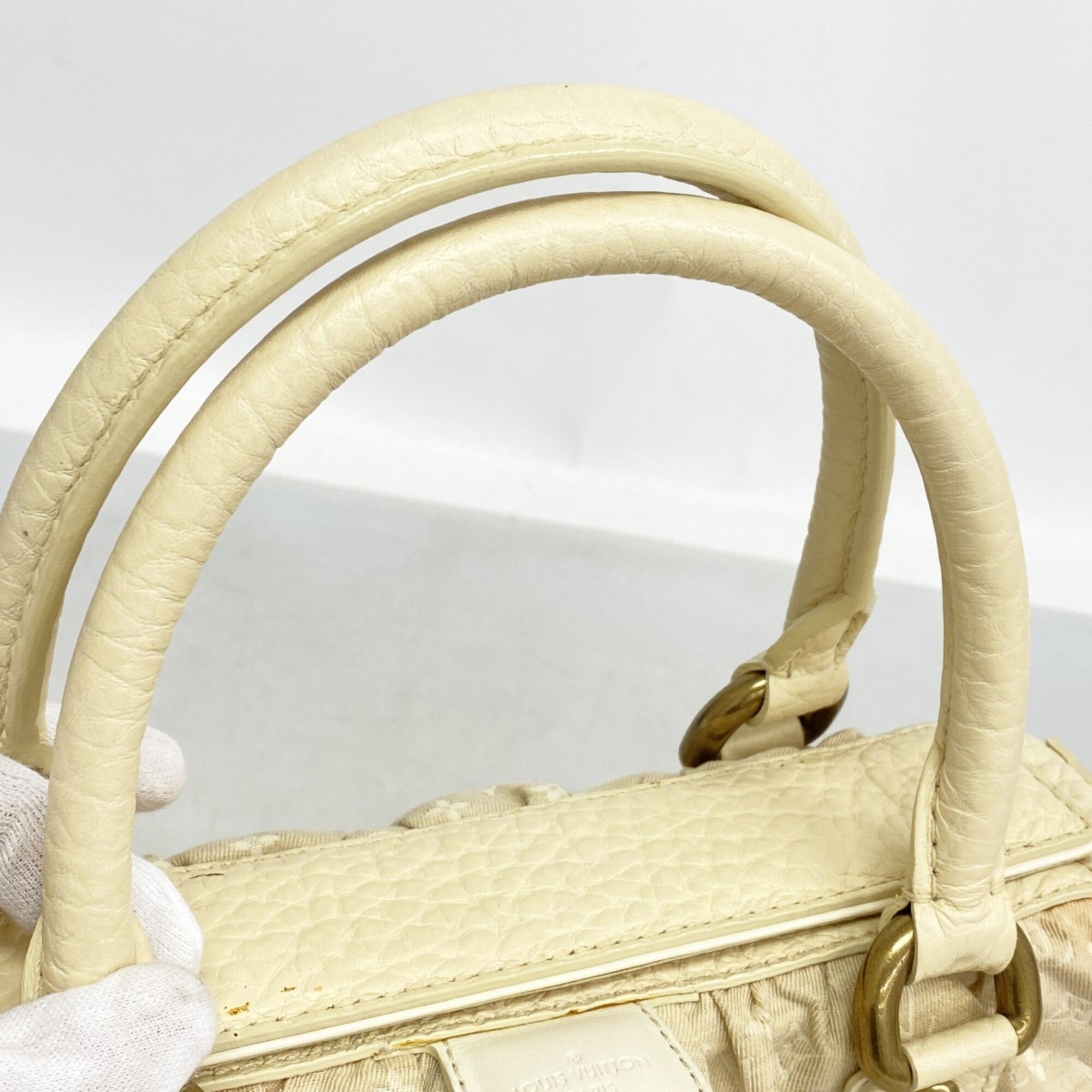 Louis Vuitton Gris Handbag (Pre-Owned)