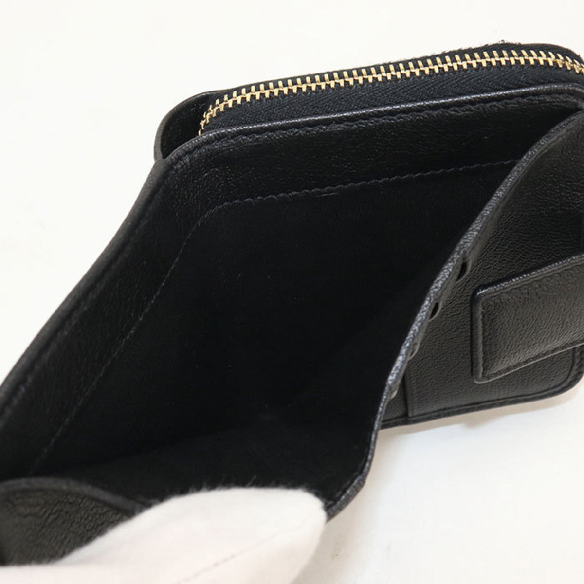Saint Laurent Black Leather Wallet (Bi-Fold) (Pre-Owned)