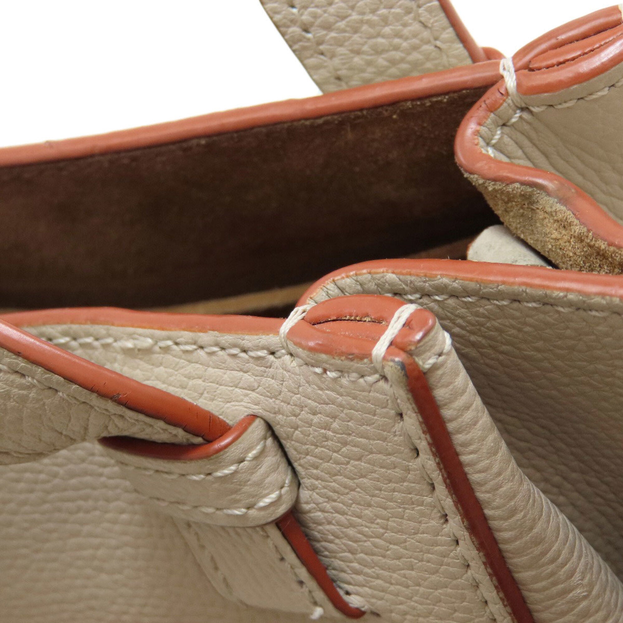 Loewe Cream Leather Handbag (Pre-Owned)