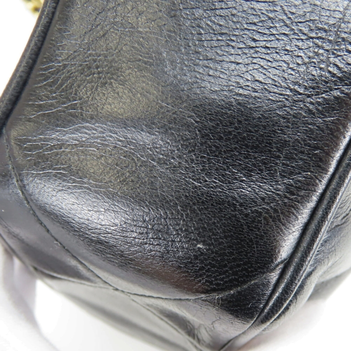 Chanel Black Leather Shoulder Bag (Pre-Owned)