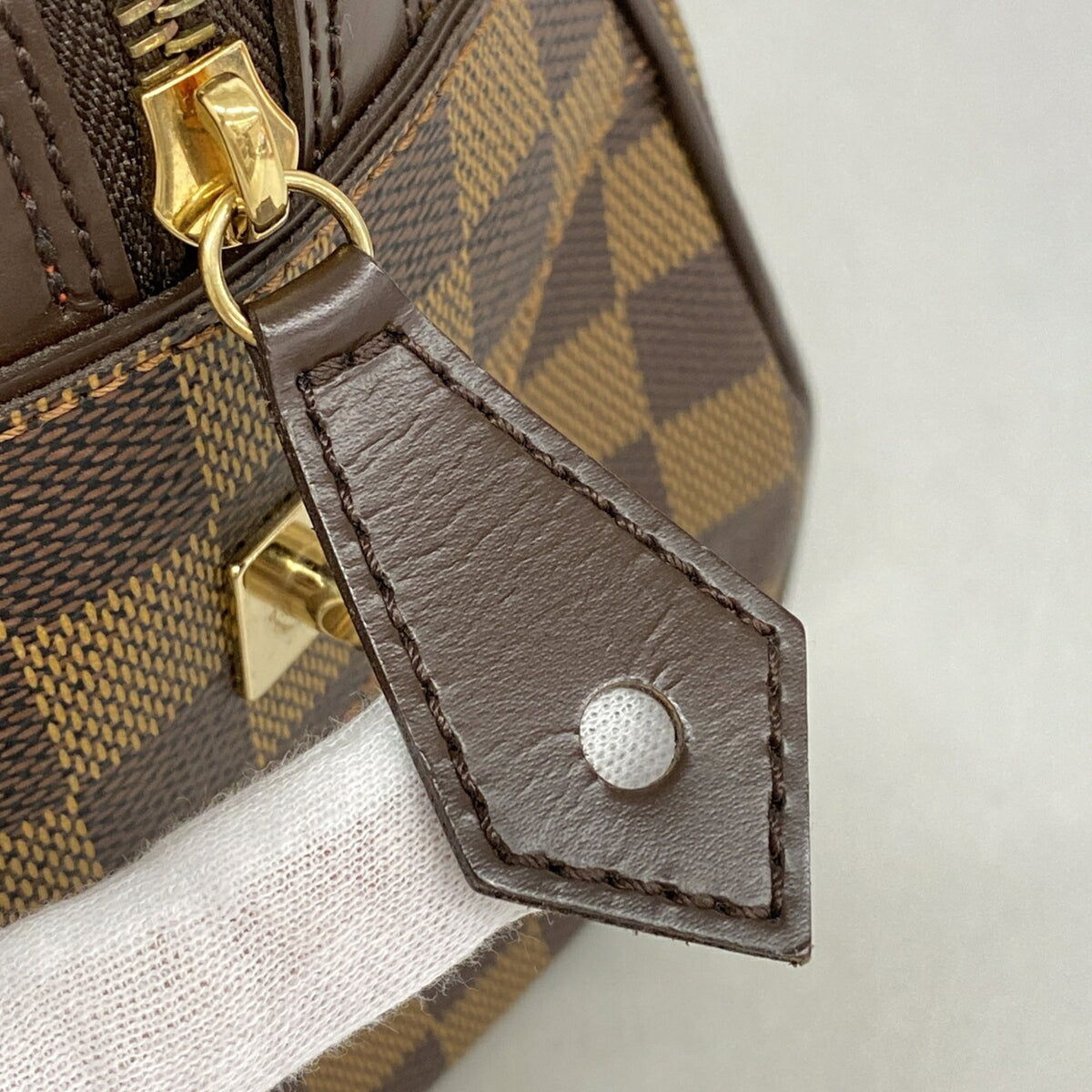 Louis Vuitton Ebene Handbag (Pre-Owned)