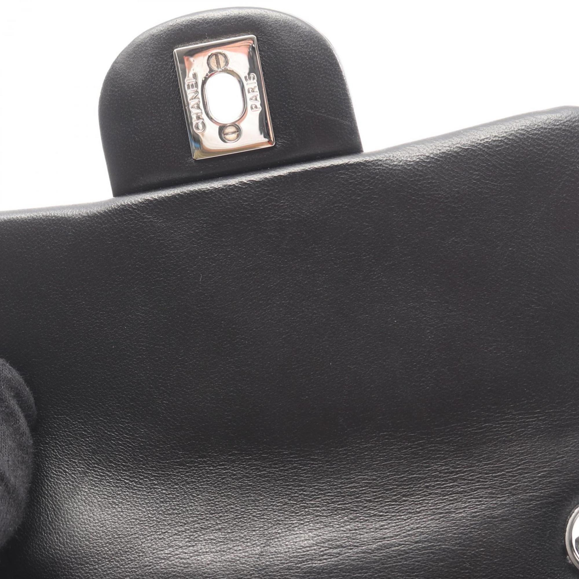 Chanel Black Leather Handbag Shoulder Bag (Pre-Owned)
