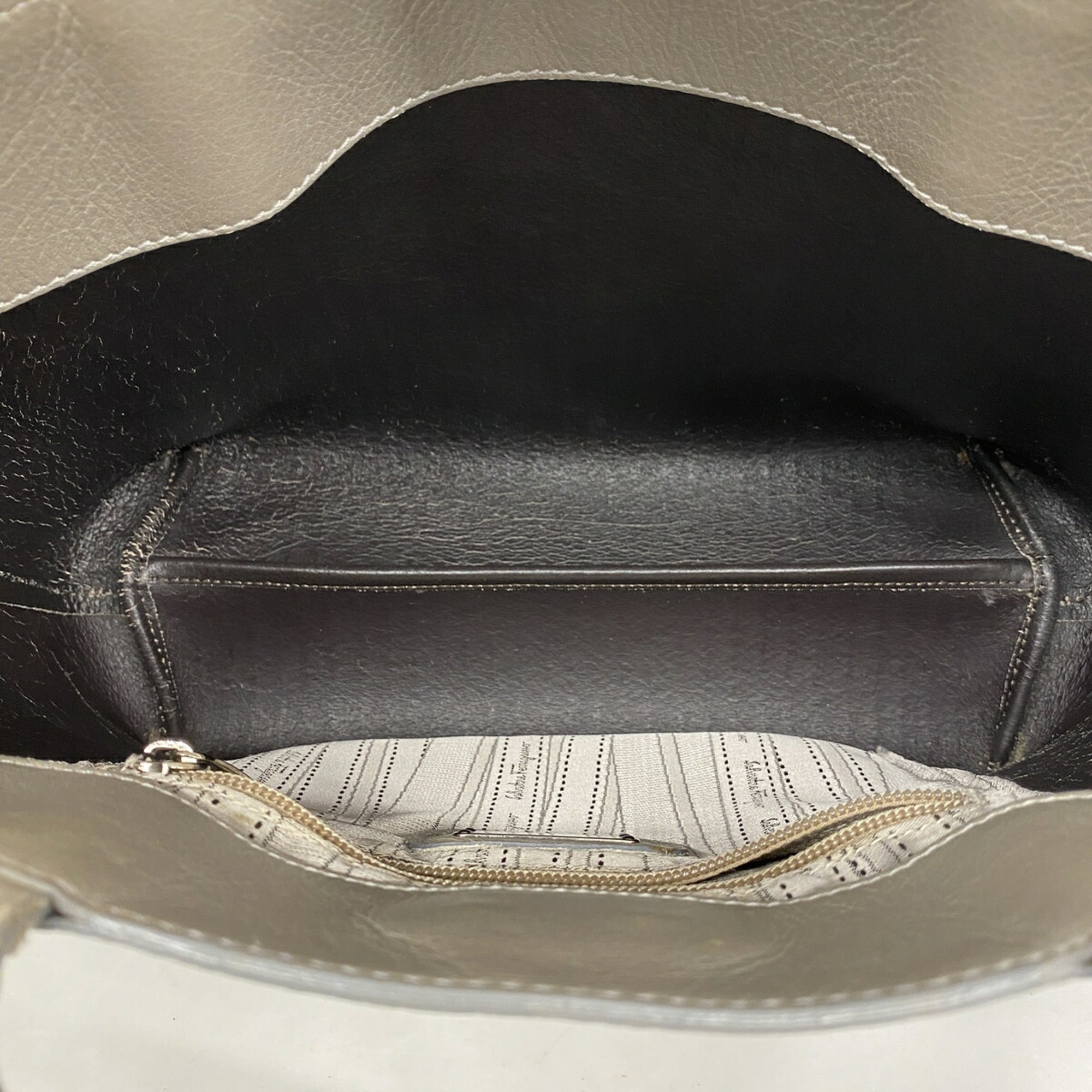 Salvatore Ferragamo Silver Leather Tote Bag (Pre-Owned)