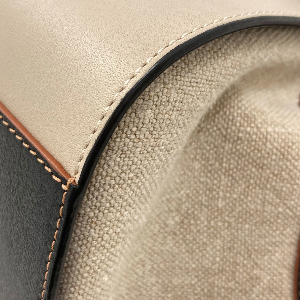 Loewe Beige Black Leather Handbag (Pre-Owned)