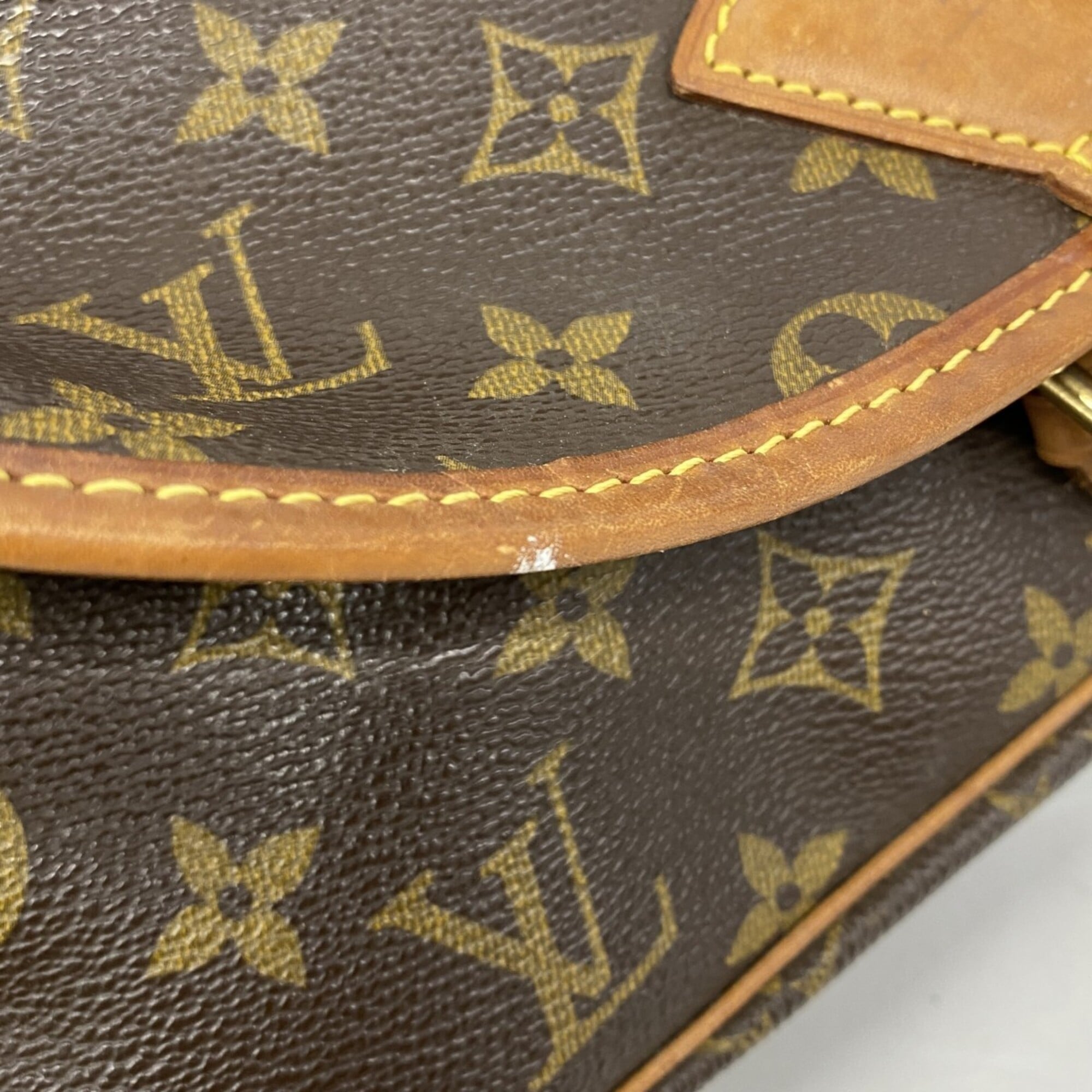 Louis Vuitton Brown Shoulder Bag (Pre-Owned)