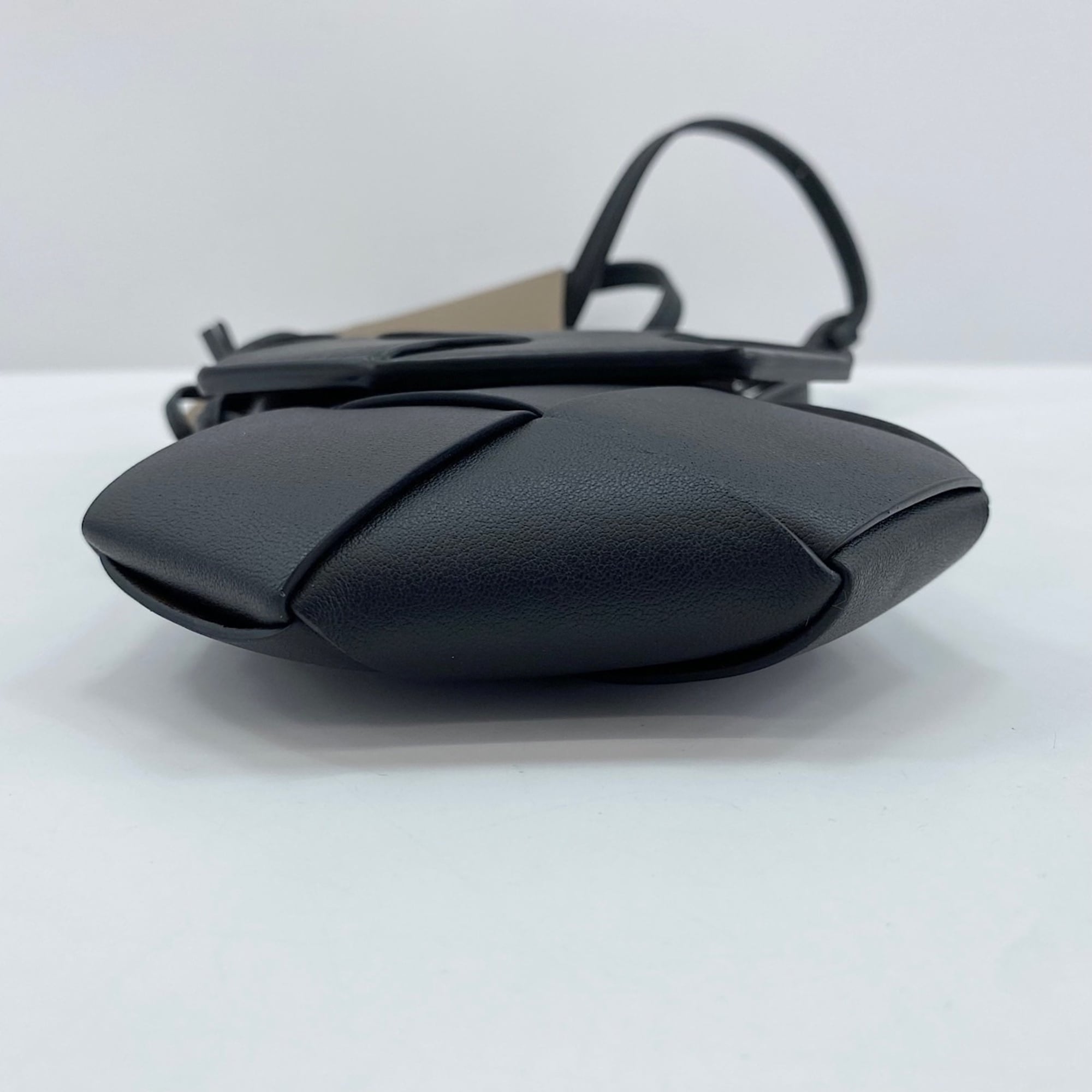 Bottega Veneta Black Pouch Shoulder Bag (Pre-Owned)