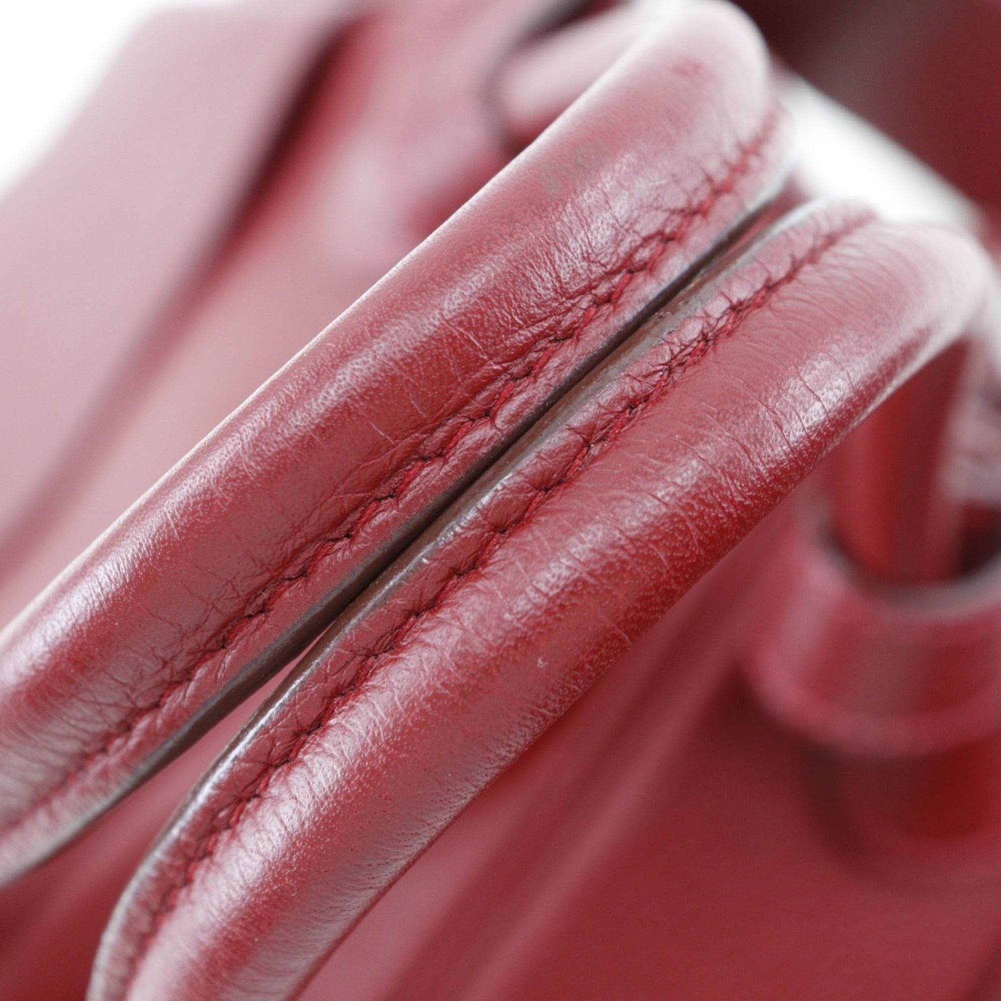 Hermes Lindy Red Color Taurillon Clemence Leather Handbag (Pre-Owned)