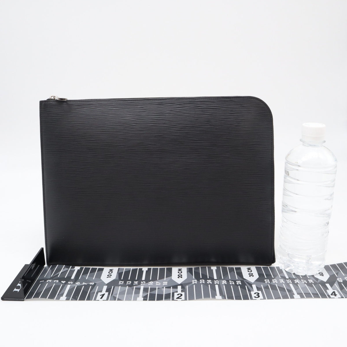 Louis Vuitton Black Leather Clutch Bag (Pre-Owned)