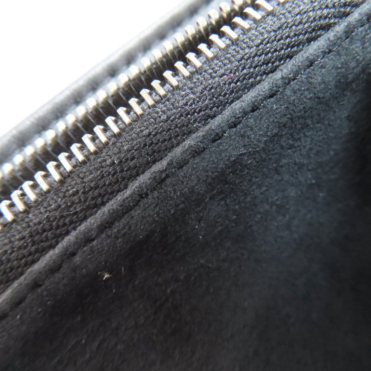 Chanel Black Leather Shoulder Bag (Pre-Owned)